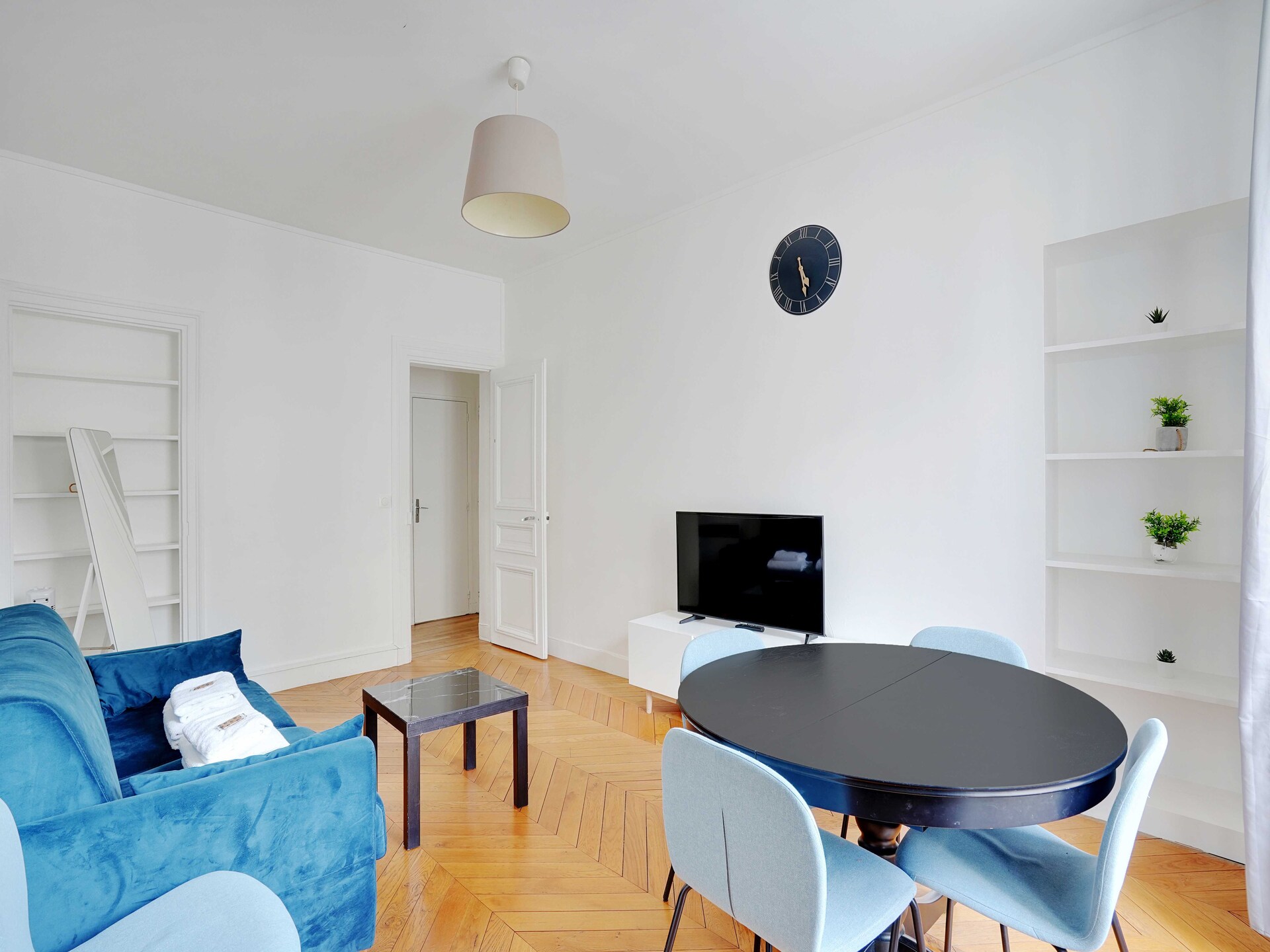 Licht 2-slaapkamerappartement in levendig Bonne-Nouvelle, Parijs - foto 7