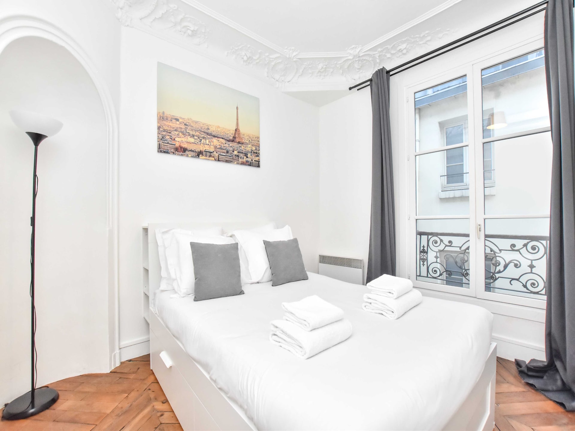 Licht 2-slaapkamerappartement in levendig Bonne-Nouvelle, Parijs - foto 9