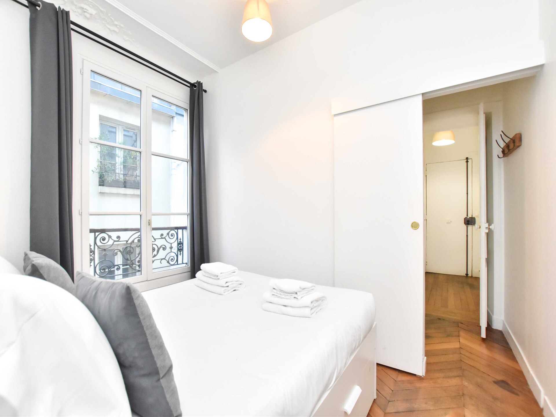 Licht 2-slaapkamerappartement in levendig Bonne-Nouvelle, Parijs - foto 10