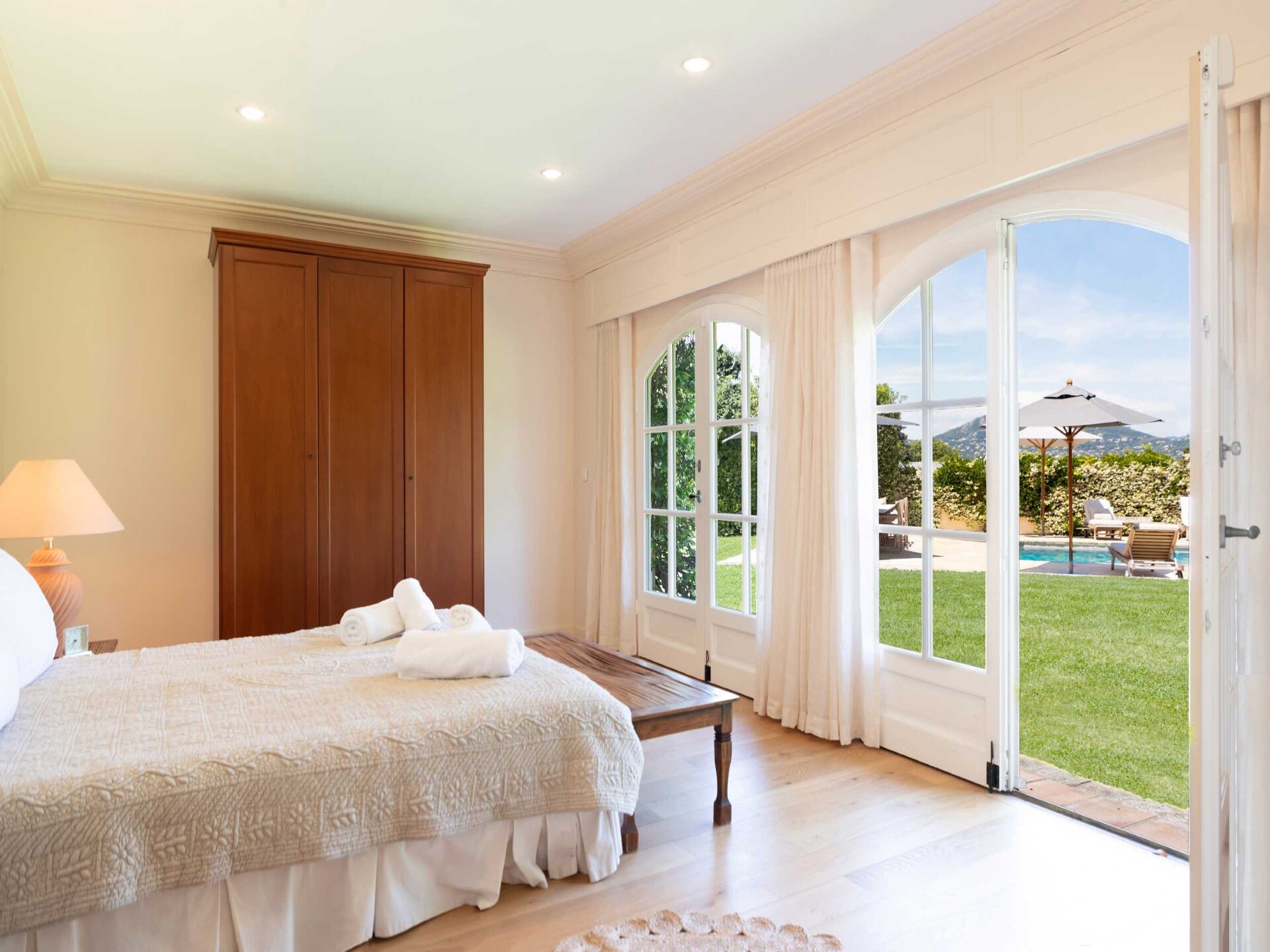 Luxe gerenoveerde villa voor 10 personen nabij Saint-Tropez met zeezicht - foto 5