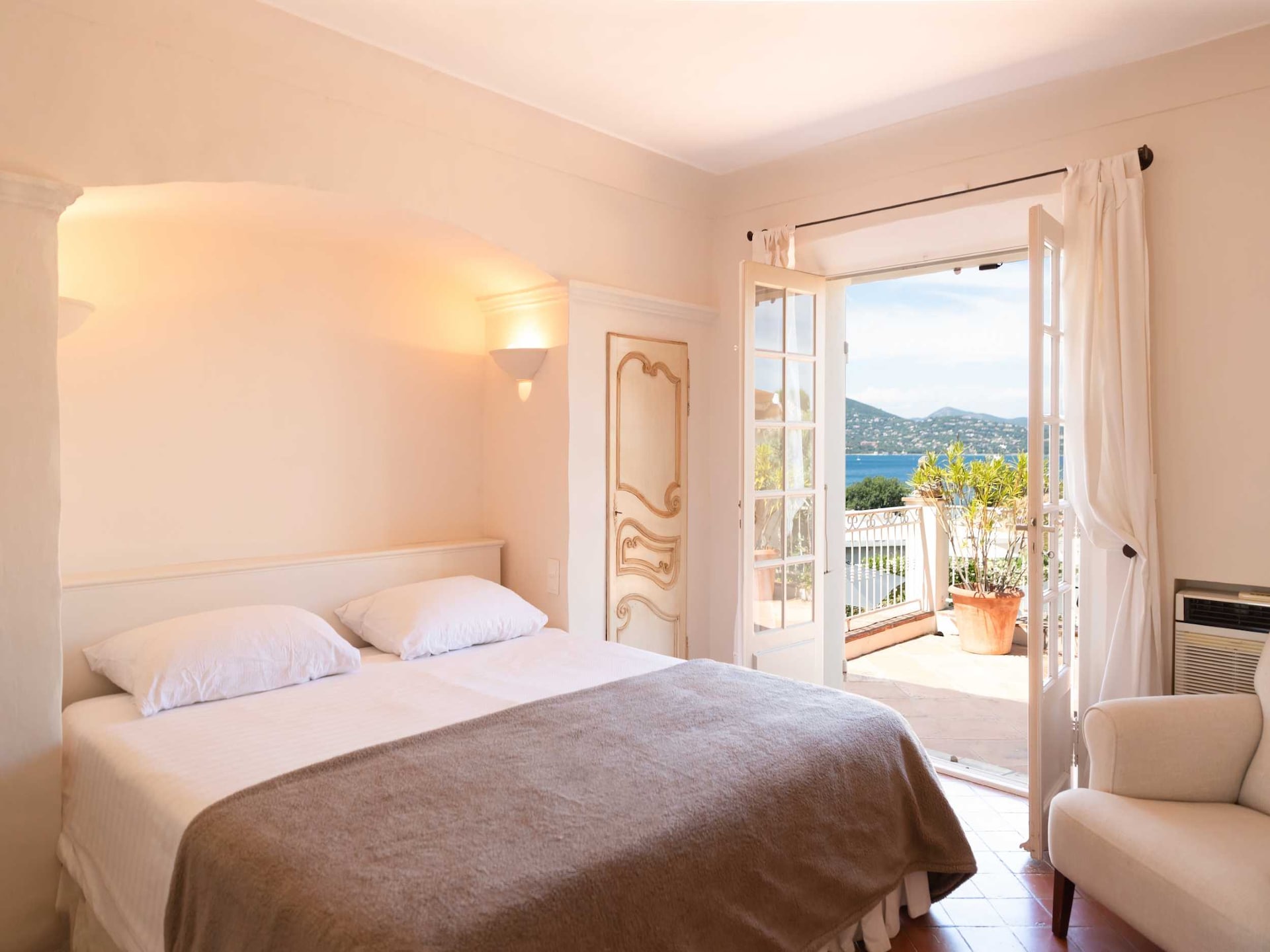Luxe gerenoveerde villa voor 10 personen nabij Saint-Tropez met zeezicht - foto 14