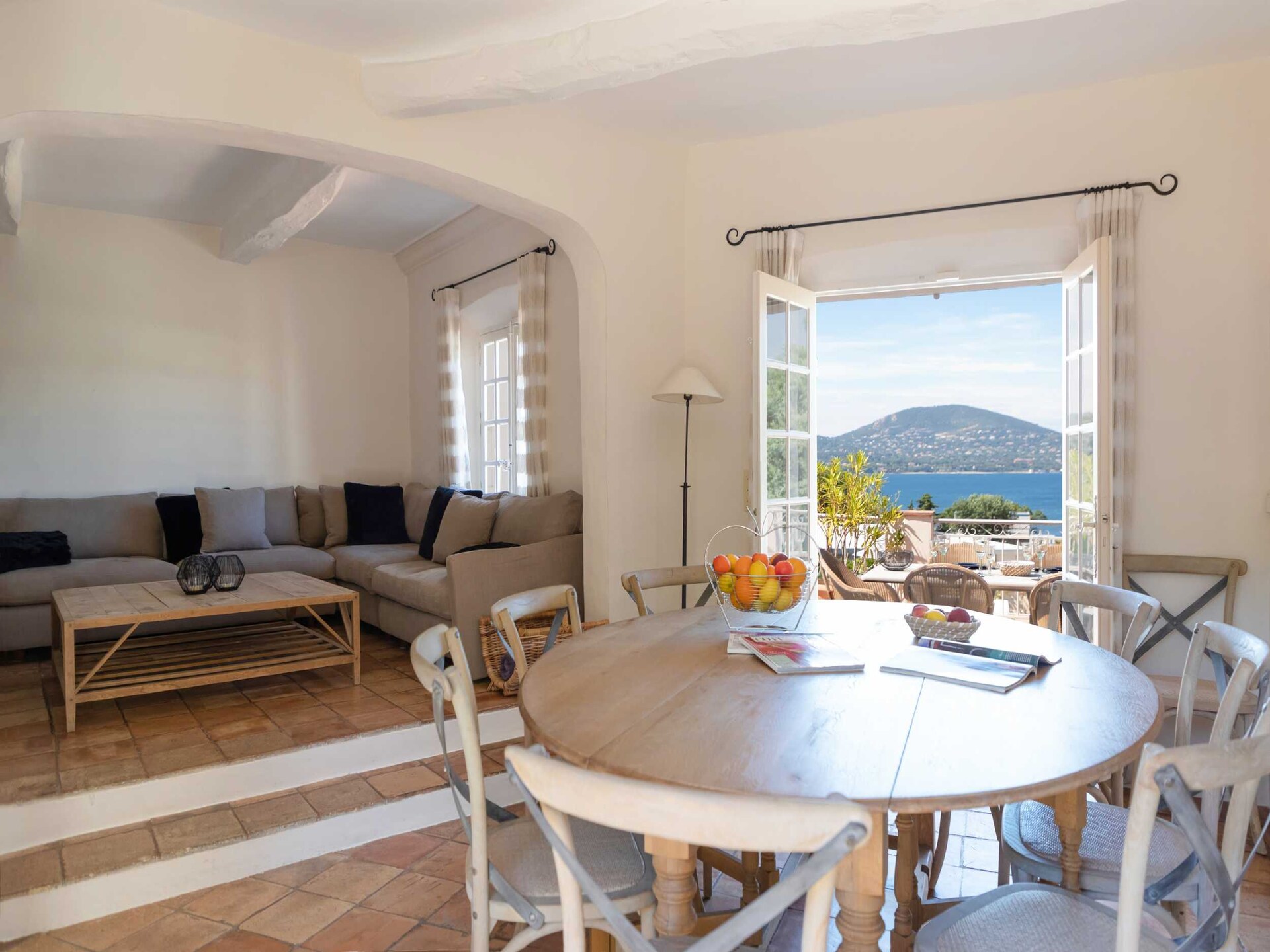 Luxe gerenoveerde villa voor 10 personen nabij Saint-Tropez met zeezicht - foto 17