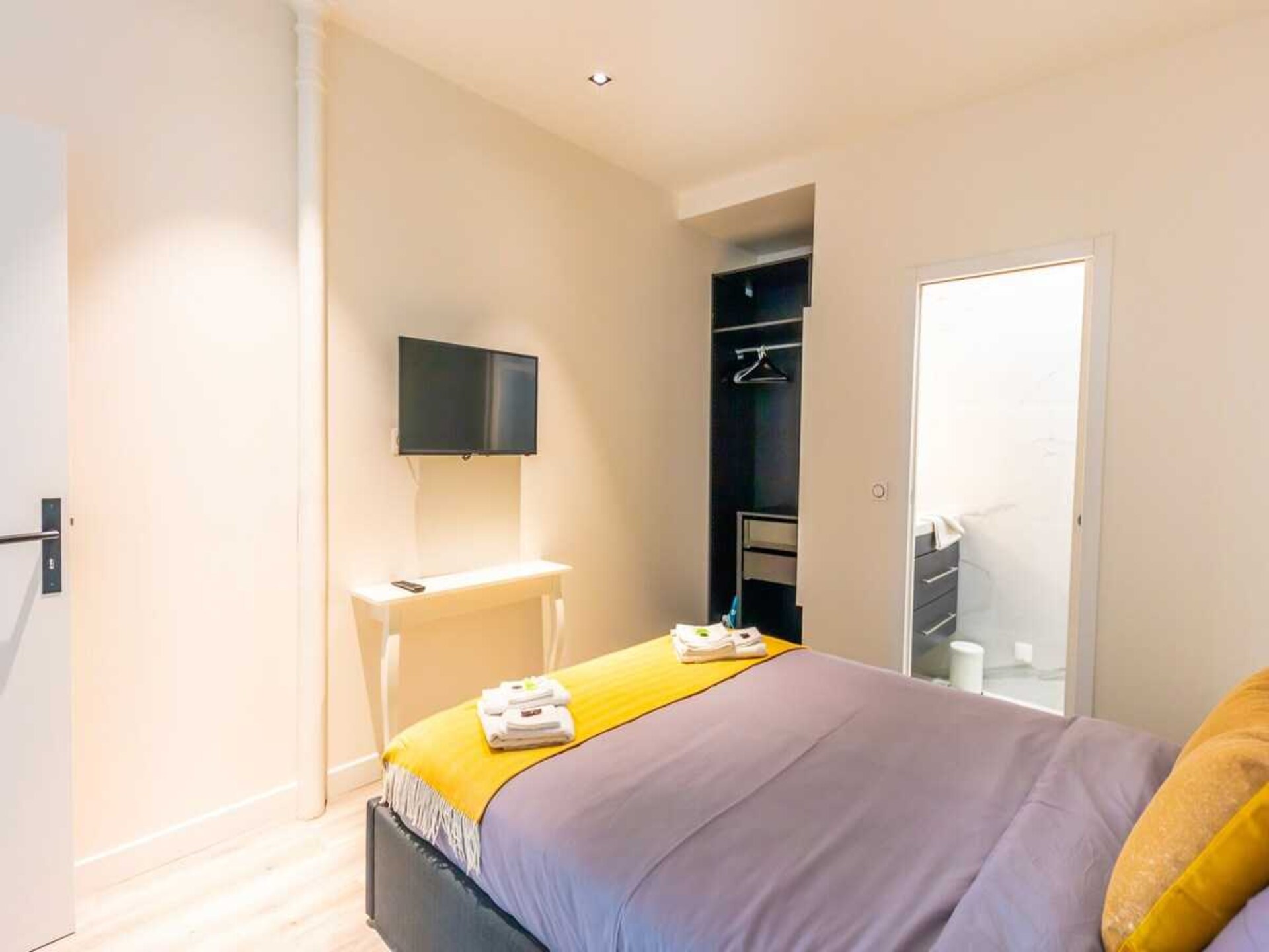 Ruim 3-slaapkamerappartement met airco in levendig La Roquette, Parijs - foto 12
