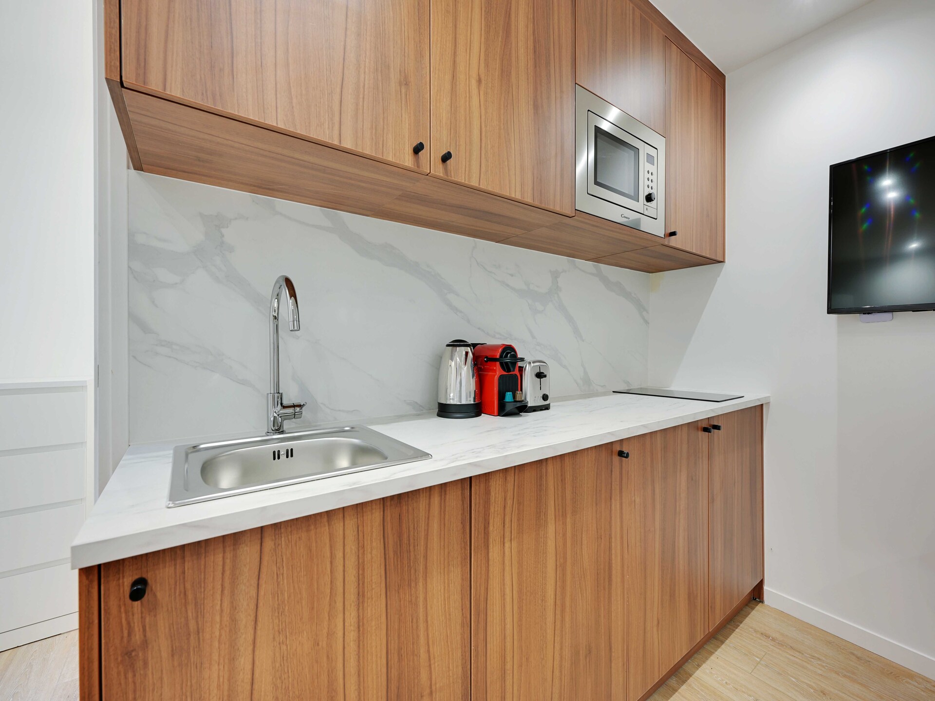 Compact appartement met terras, op 5 minuten van de metro naar Parijs - foto 6