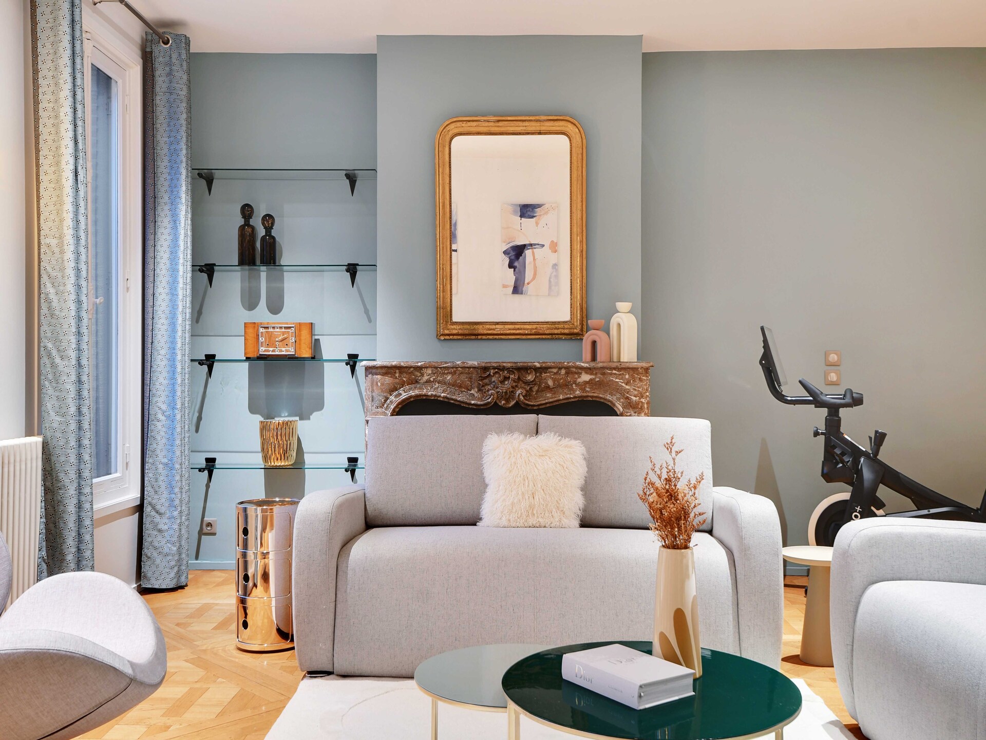 Stijlvol appartement met 4 slaapkamers in het 17e arrondissement, vlakbij metro Pereire - foto 28