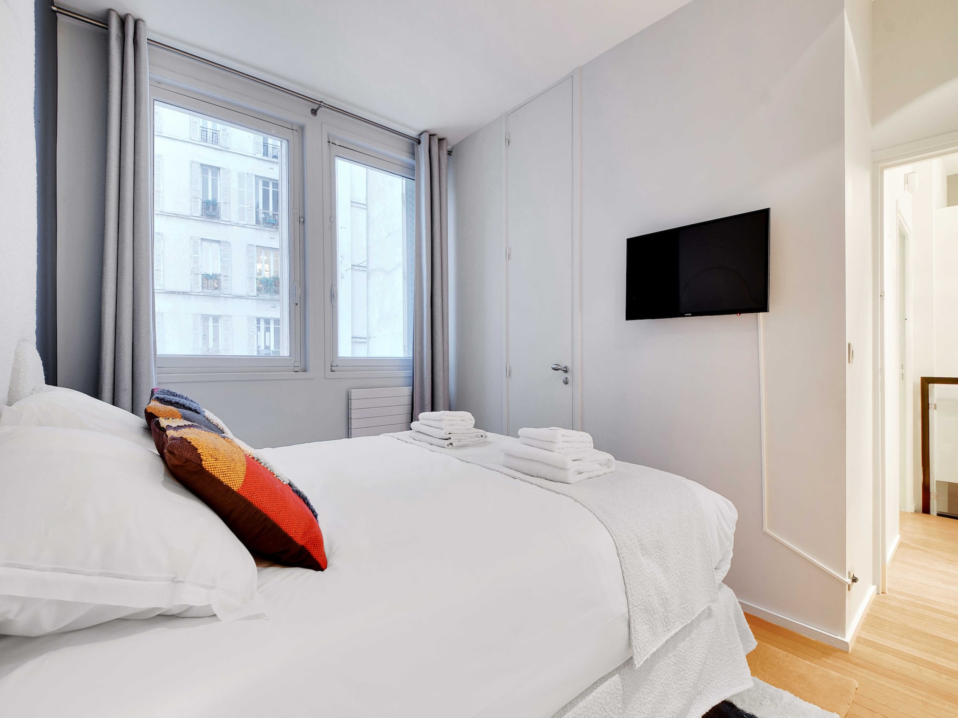 Stijlvol appartement met 4 slaapkamers in het 17e arrondissement, vlakbij metro Pereire - foto 36