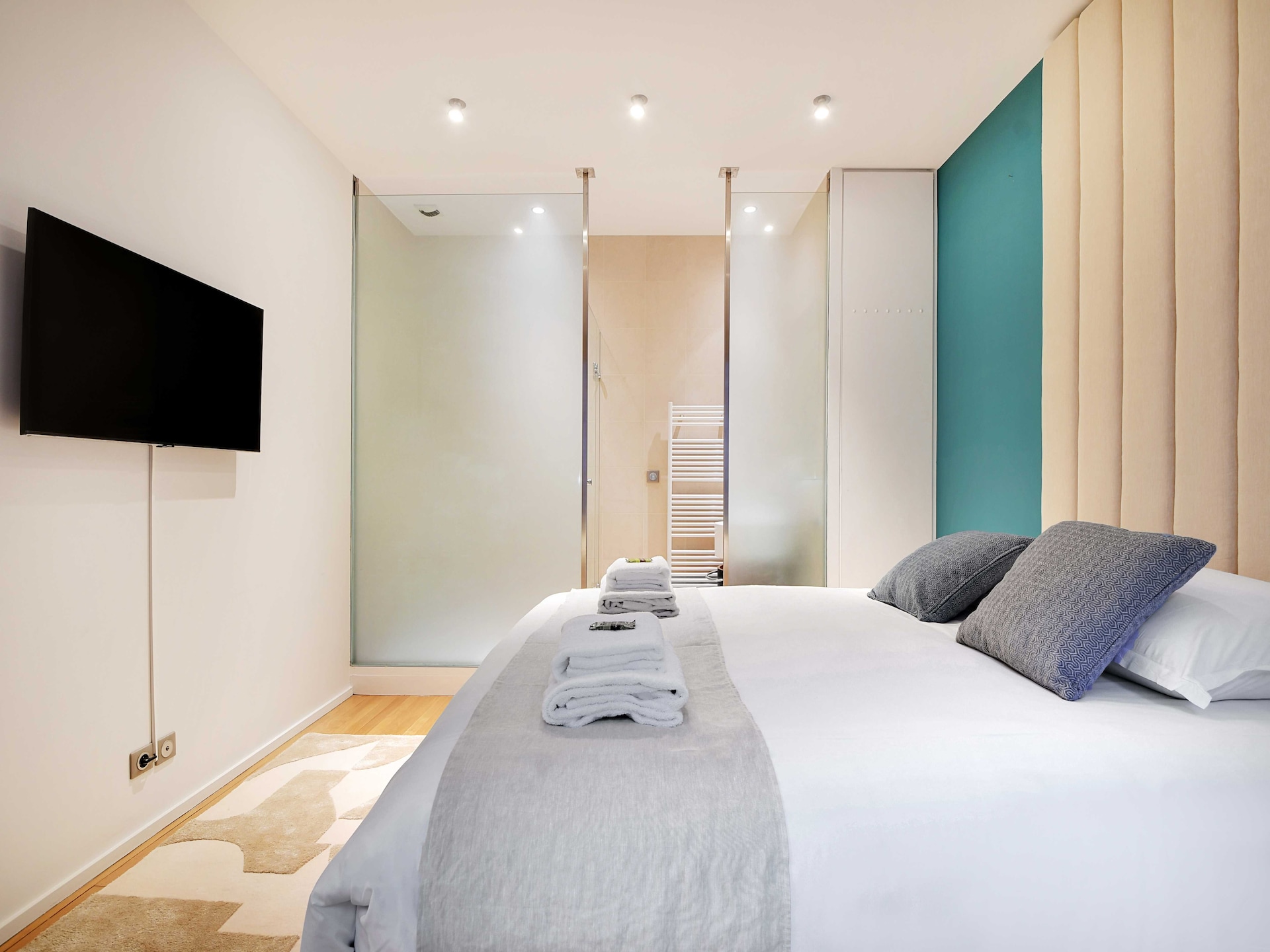 Stijlvol appartement met 4 slaapkamers in het 17e arrondissement, vlakbij metro Pereire - foto 42