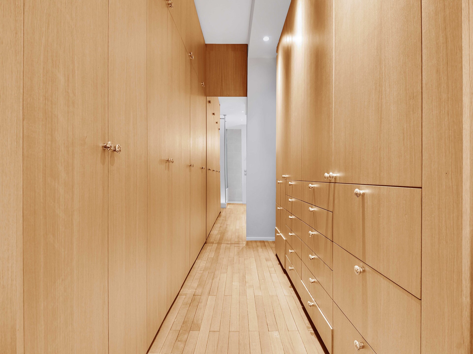 Stijlvol appartement met 4 slaapkamers in het 17e arrondissement, vlakbij metro Pereire - foto 52