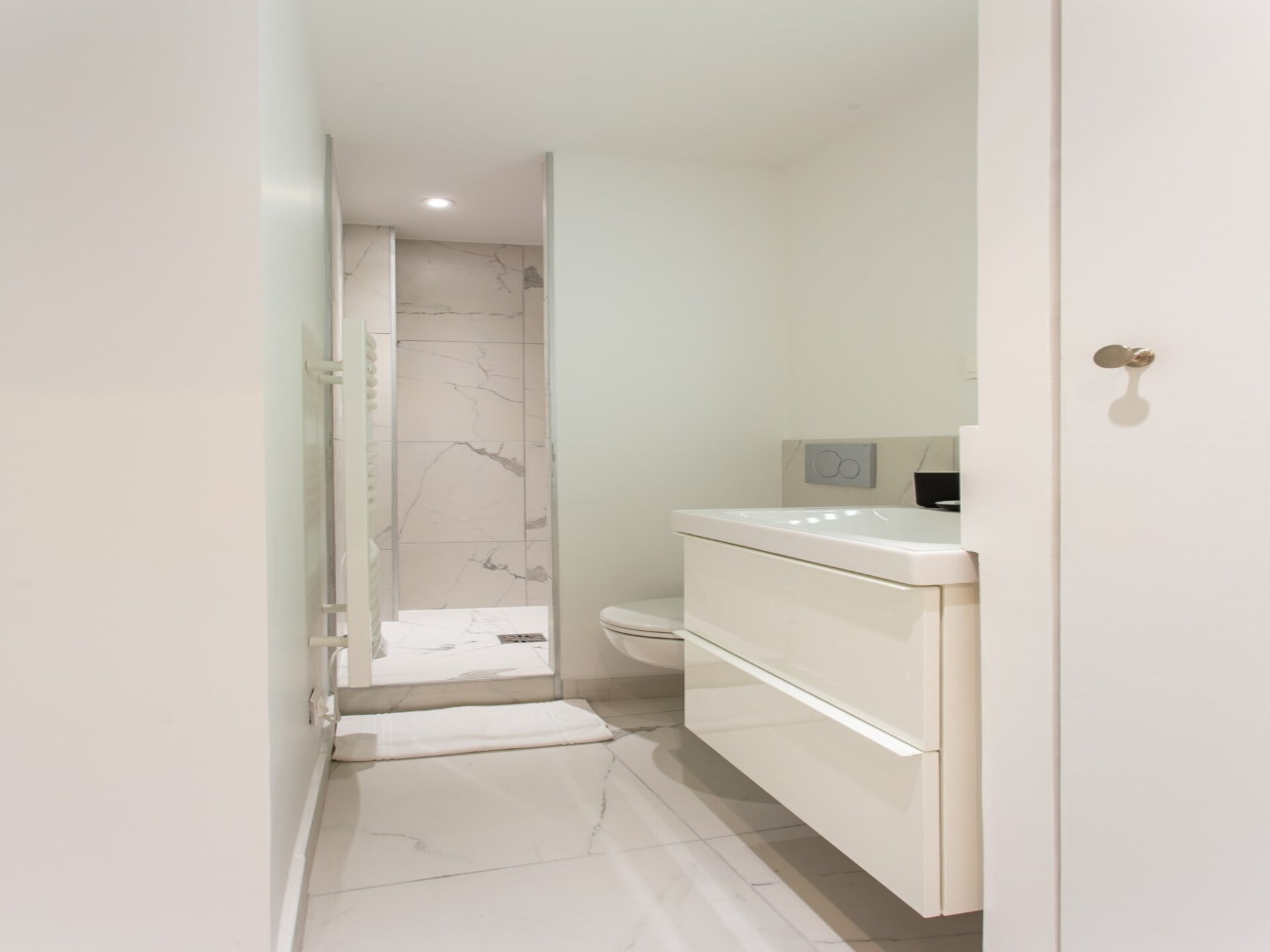Licht studio-appartement in de levendige wijk Batignolles, Parijs - foto 5