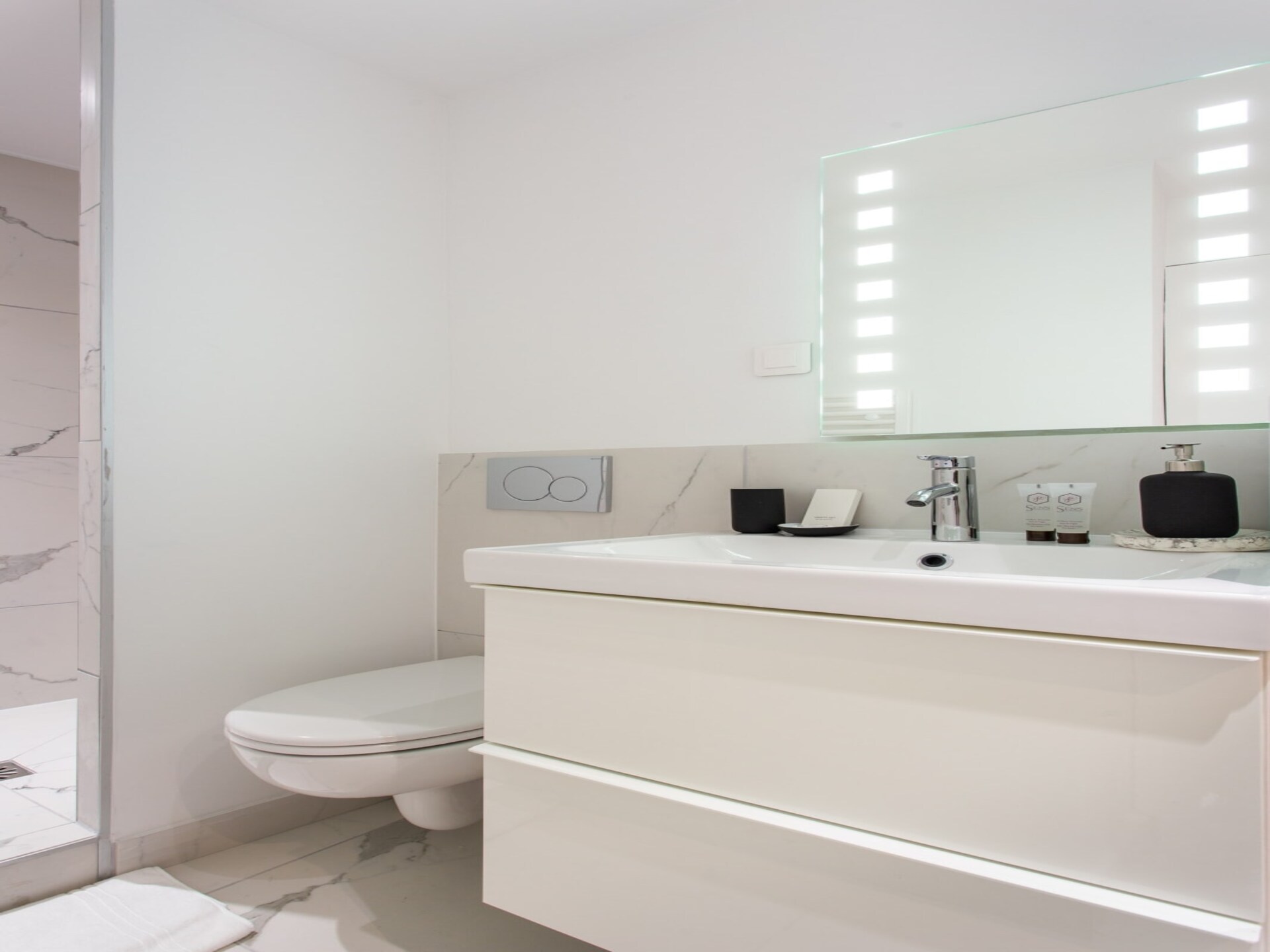 Licht studio-appartement in de levendige wijk Batignolles, Parijs - foto 10