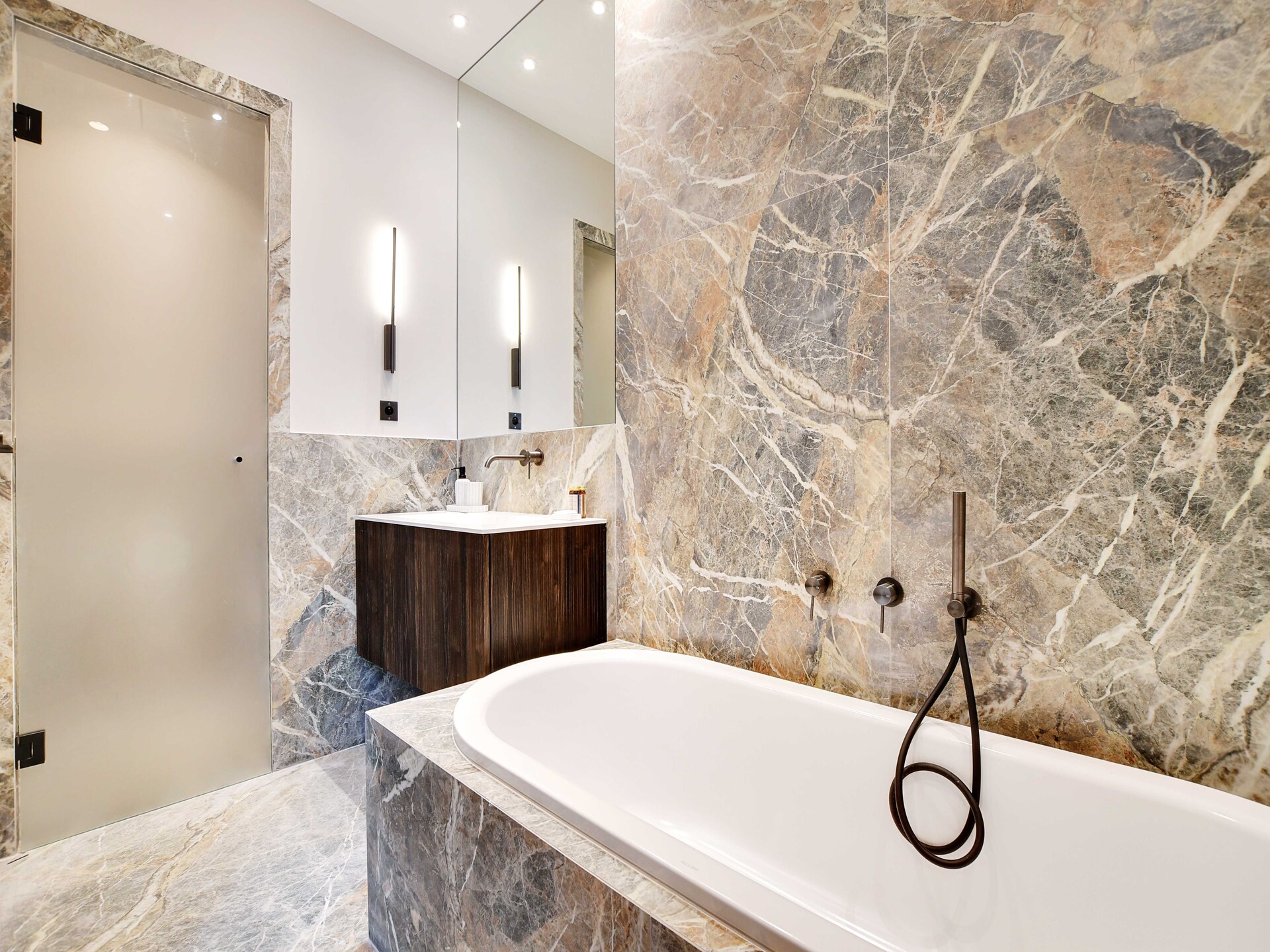 Ruim 4-persoons appartement aan de Champs-Élysées, 8e arrondissement - foto 5