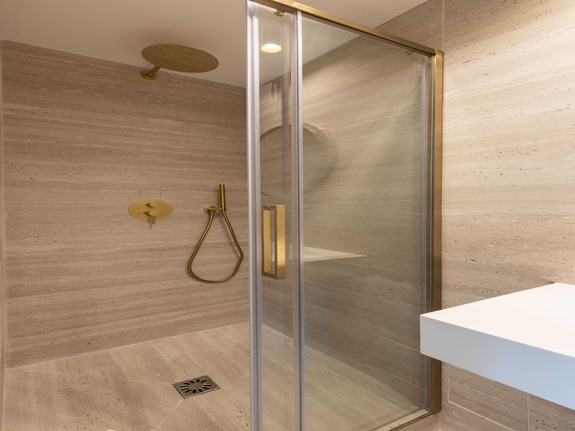 Gerenoveerd 2-slaapkamerappartement bij Bois de Boulogne, Parijs 16e - foto 16
