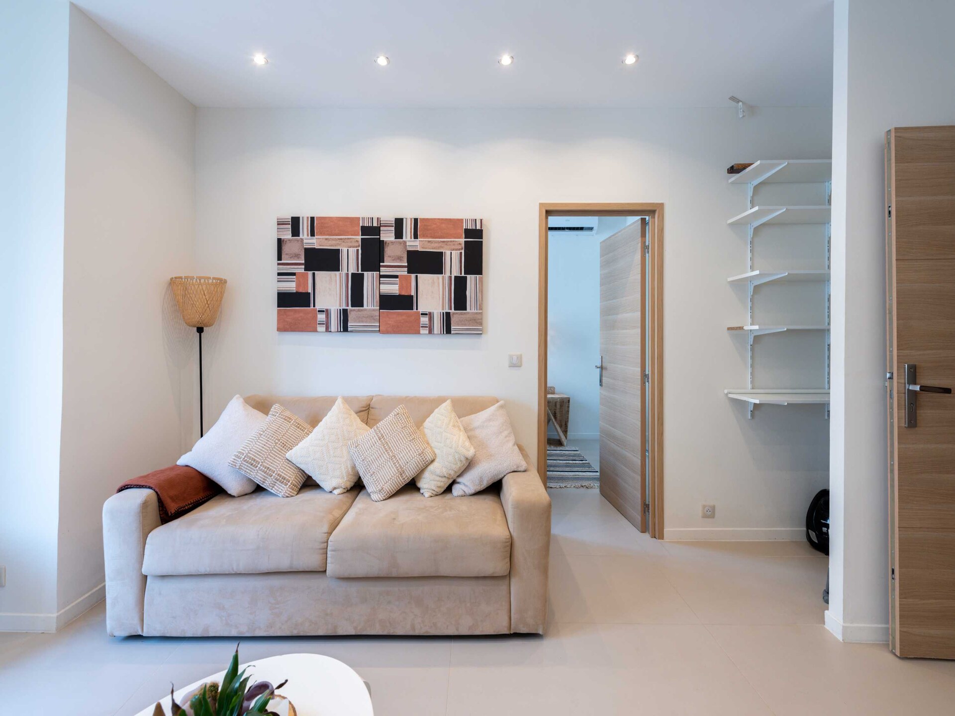 Gerenoveerd appartement op 4 minuten van het strand in Juan-les-Pins - foto 2