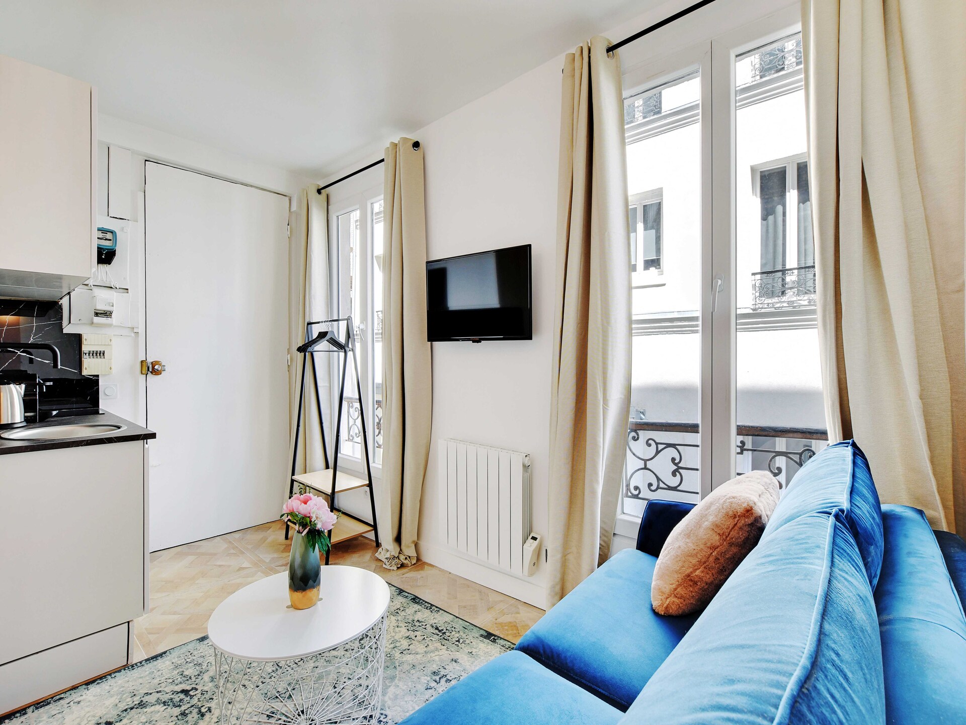 Kompakt studio-appartement in Parijs, vlakbij metro Ledru-Rollin - foto 2