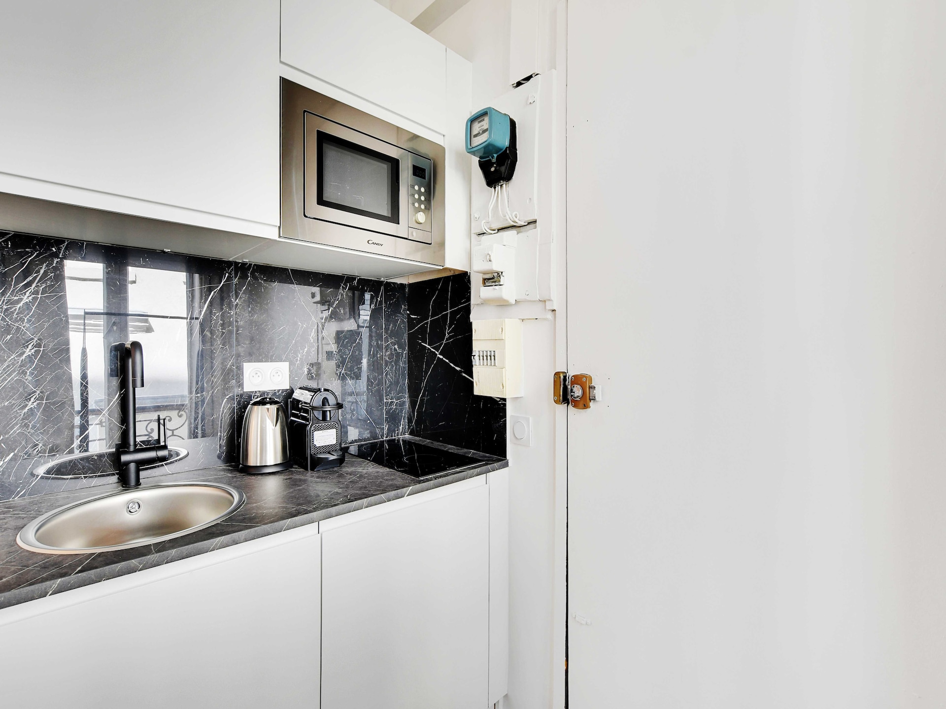 Kompakt studio-appartement in Parijs, vlakbij metro Ledru-Rollin - foto 9