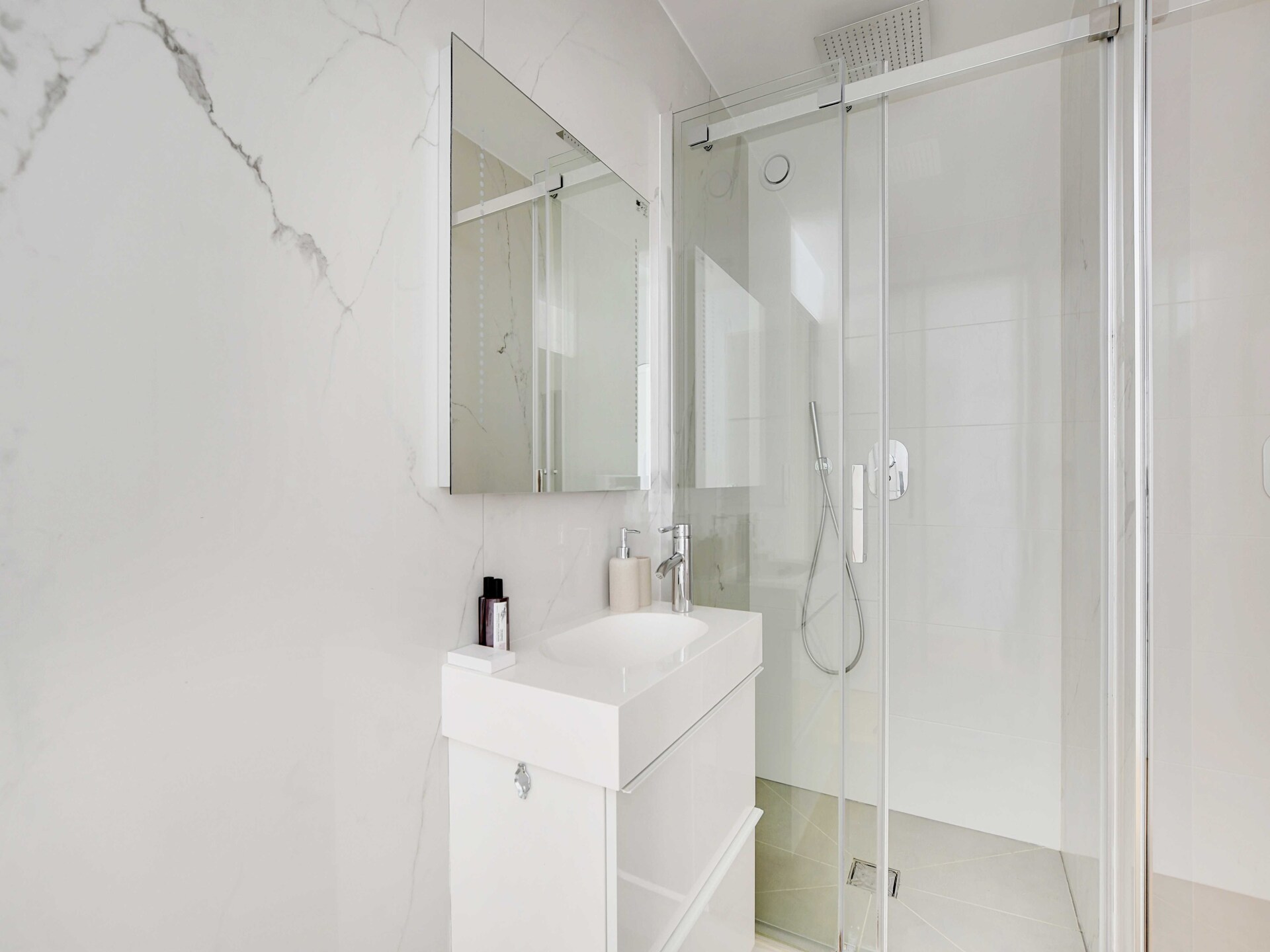 Licht appartement van 95 m² bij Bois de Vincennes, 15 minuten naar centrum Parijs - foto 15