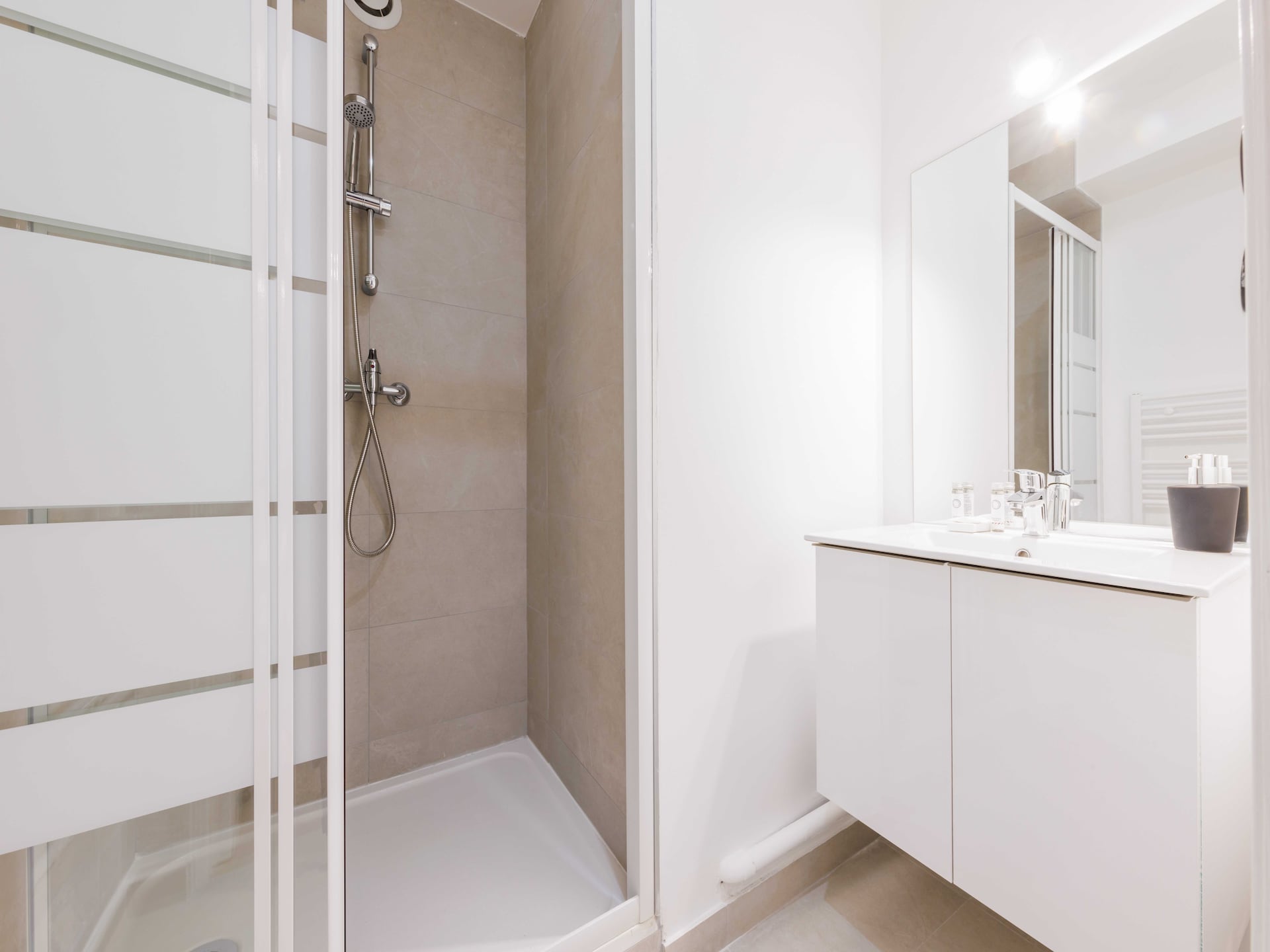 Charmant 2-slaapkamer appartement in Puteaux, vlakbij La Défense en de Seine - foto 14