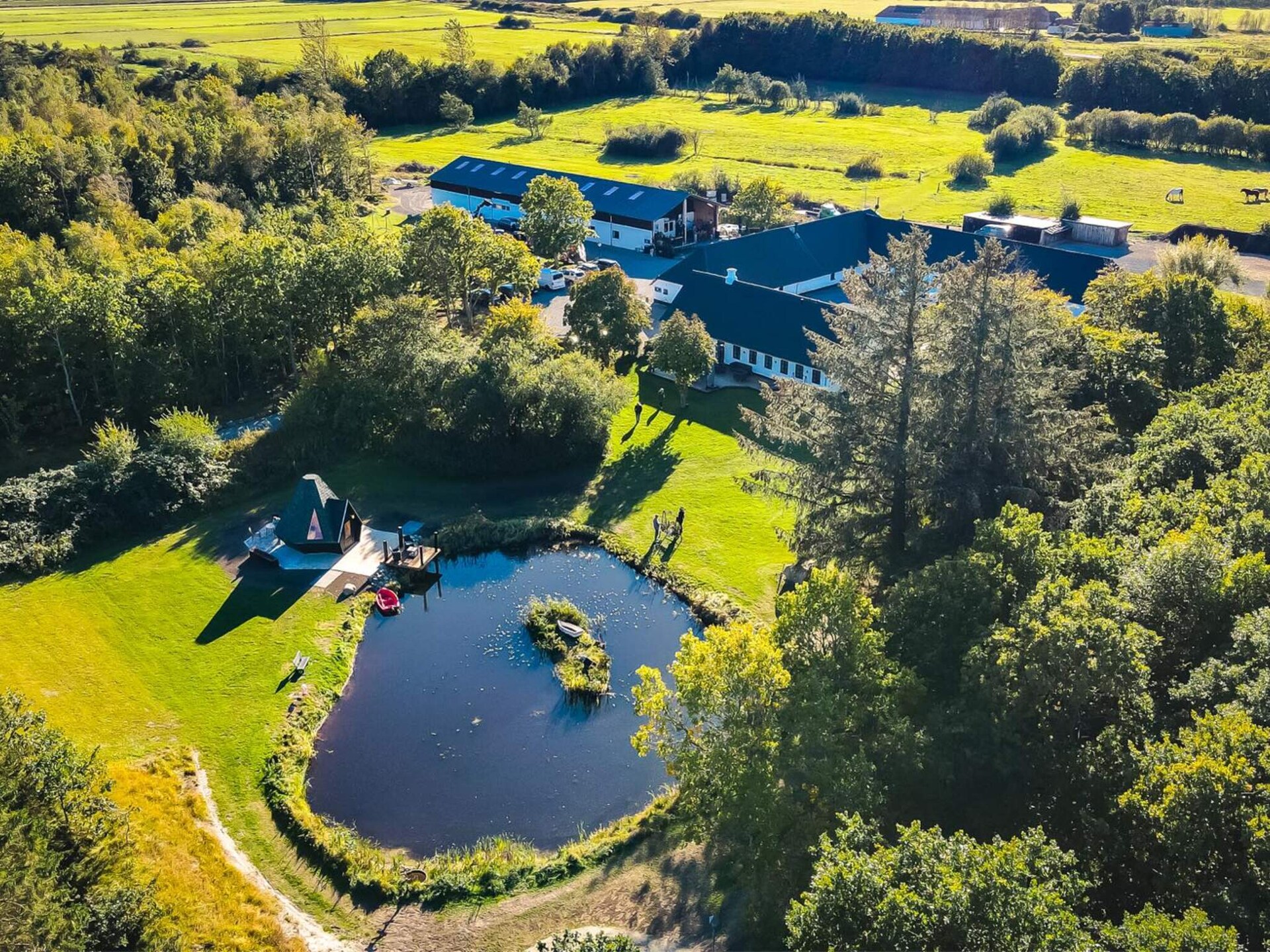 Ruim vakantiehuis voor 18 personen op landgoed bij Jerup, vlakbij zee en golfbaan - foto 8