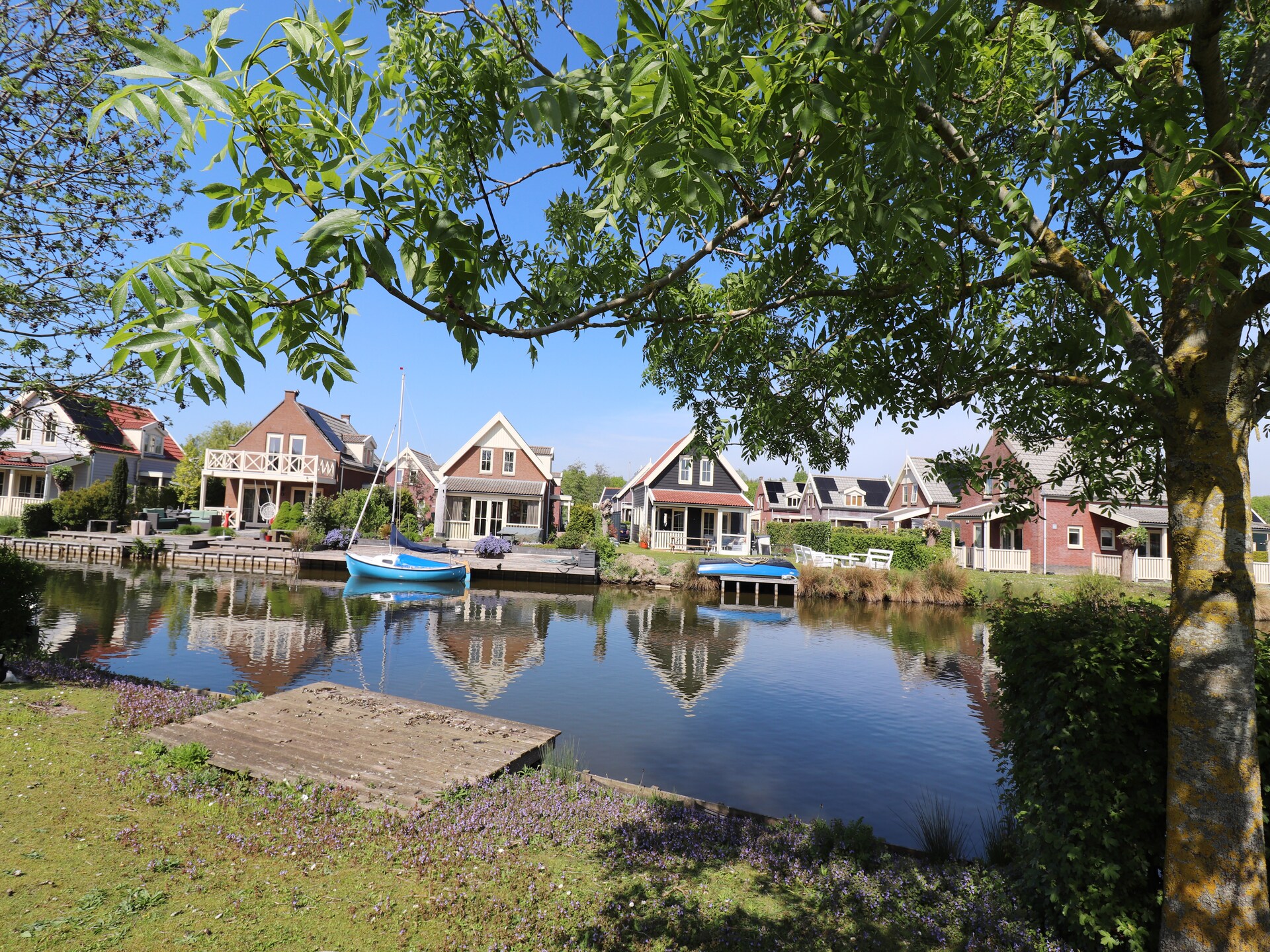 Vrijstaand vakantiehuis aan het water met eigen aanlegsteiger in Simonshaven - foto 3