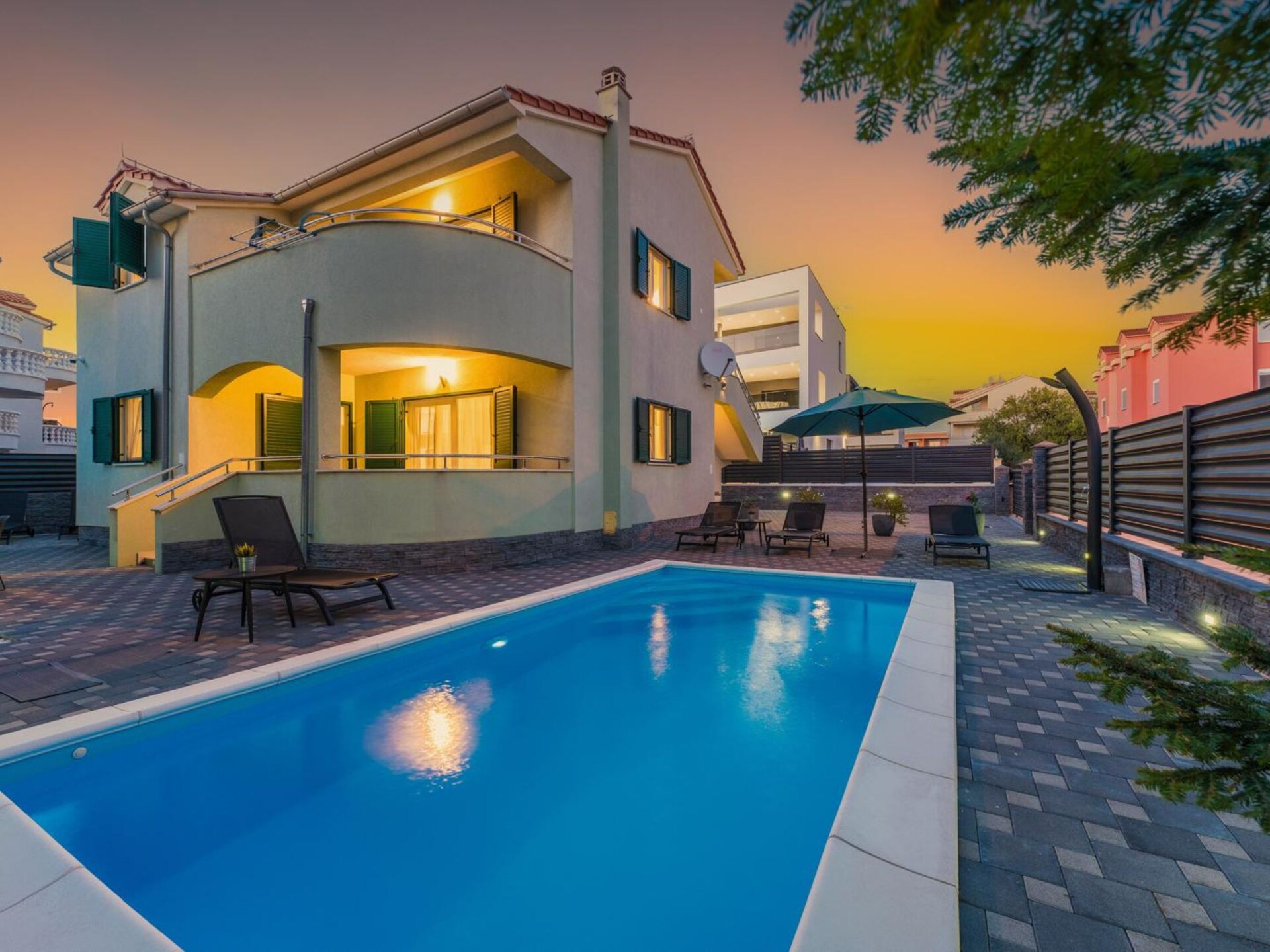 Villa S in Vodice: Ruime Vrijstaande Villa met Privézwembad op 200m van Strand - foto 33