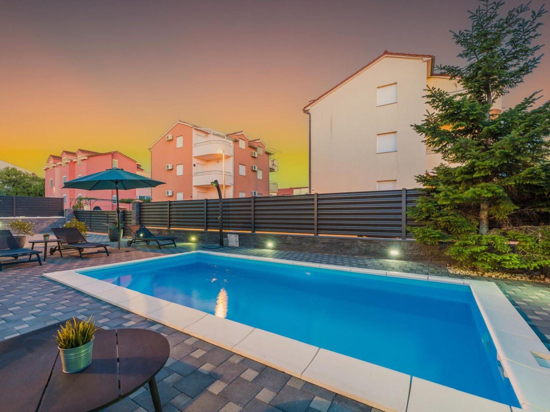 Villa S in Vodice: Ruime Vrijstaande Villa met Privézwembad op 200m van Strand - foto 35
