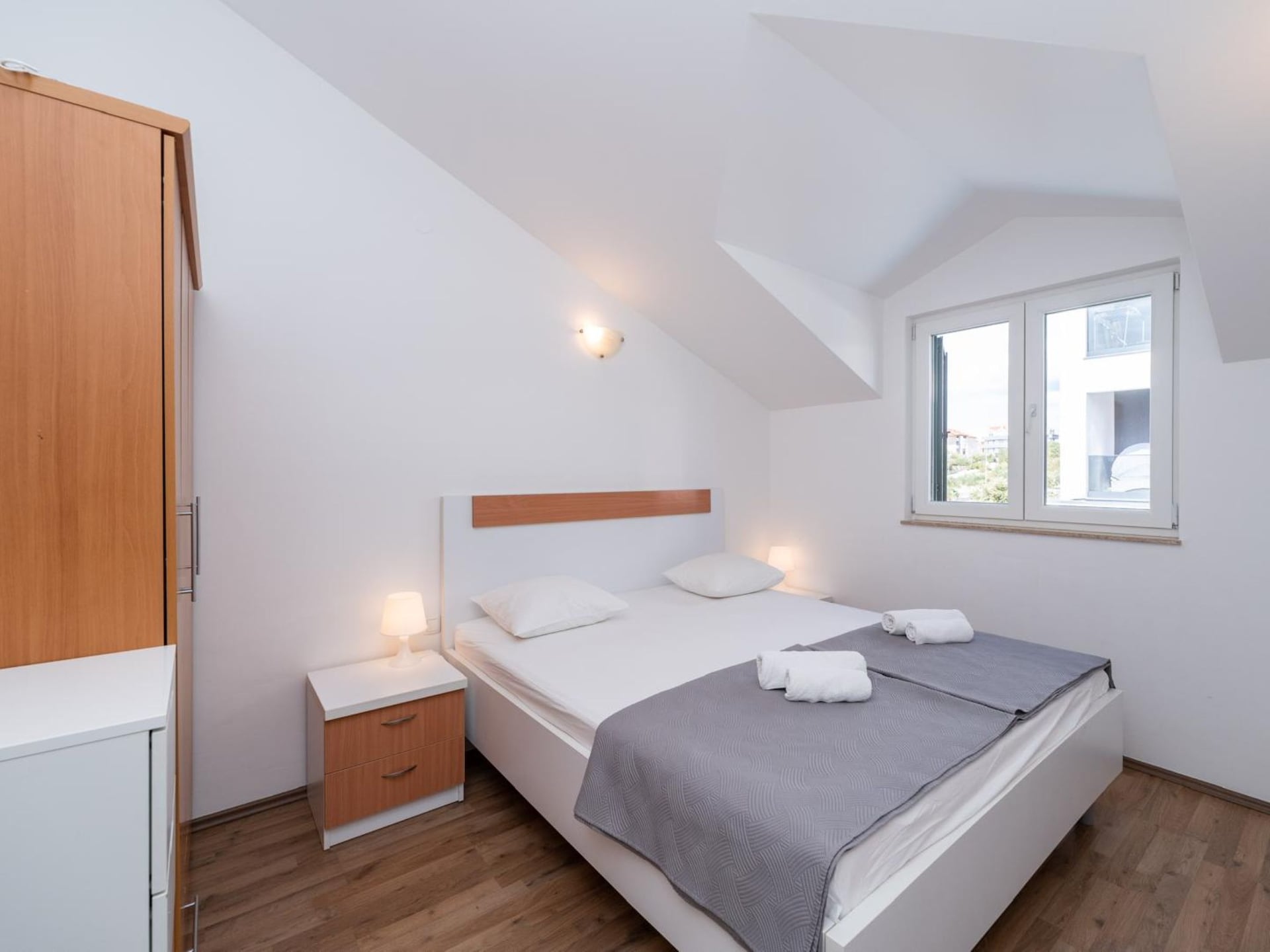 Villa S in Vodice: Ruime Vrijstaande Villa met Privézwembad op 200m van Strand - foto 11