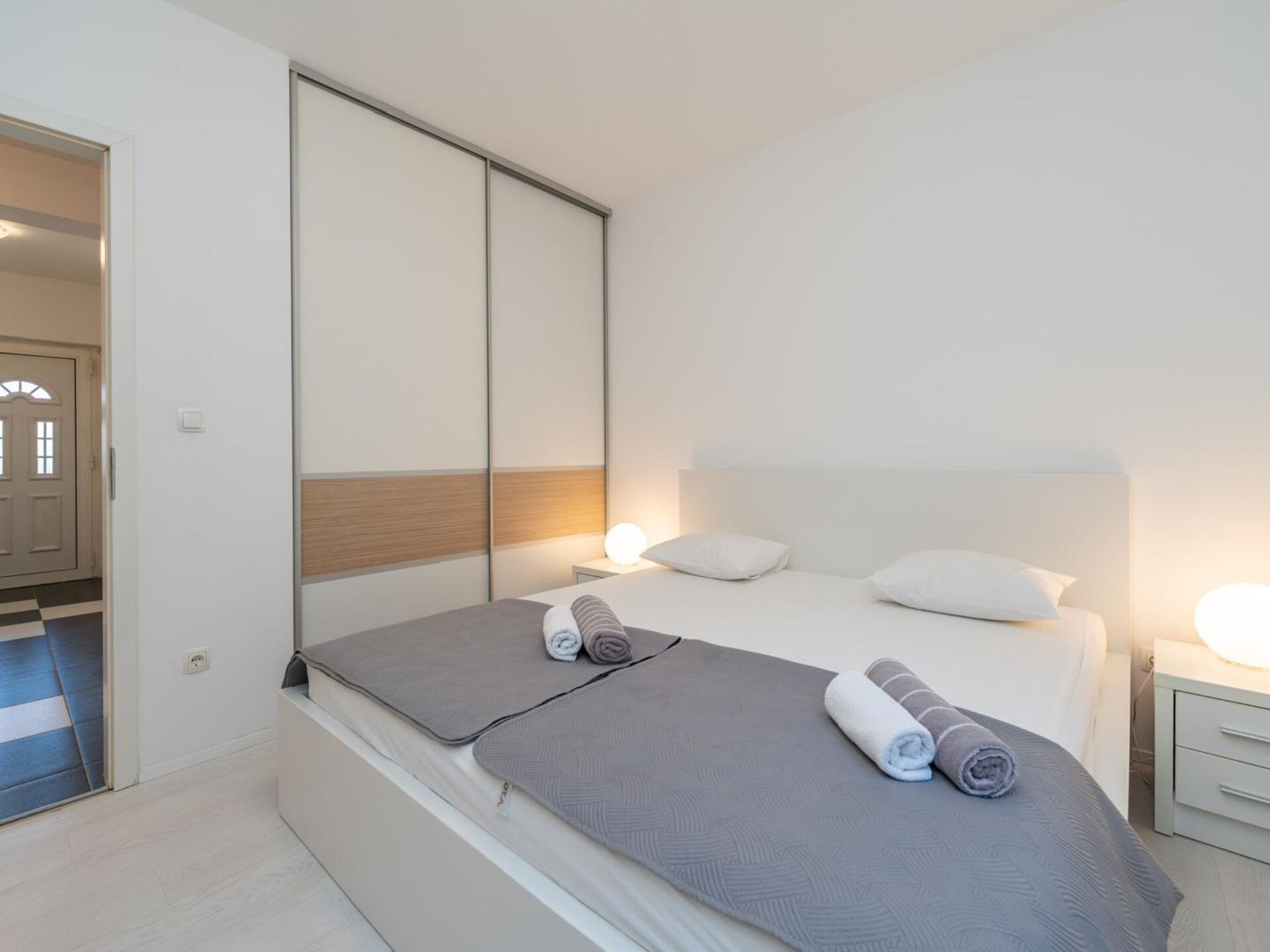 Villa S in Vodice: Ruime Vrijstaande Villa met Privézwembad op 200m van Strand - foto 16