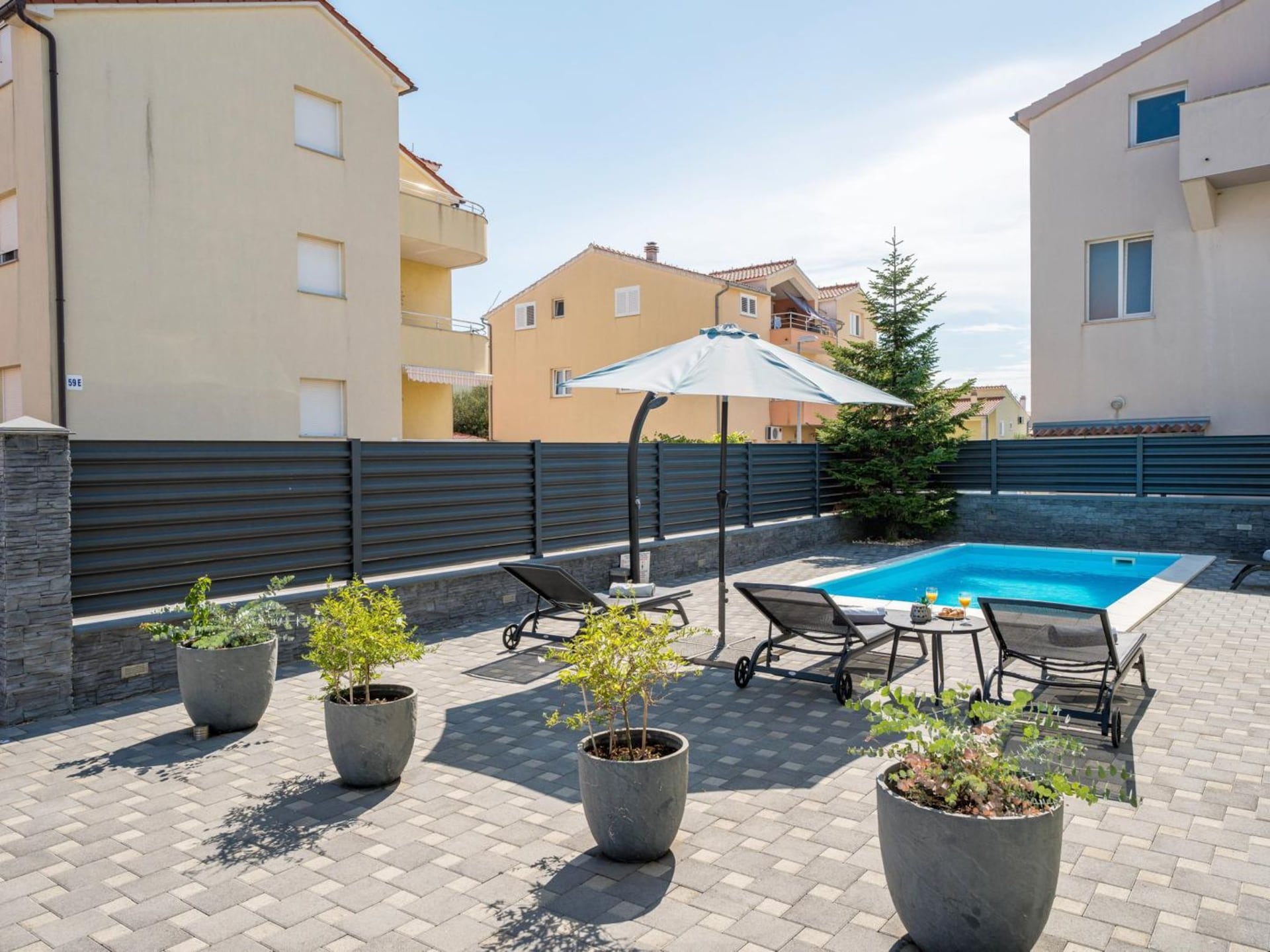 Villa S in Vodice: Ruime Vrijstaande Villa met Privézwembad op 200m van Strand - foto 22