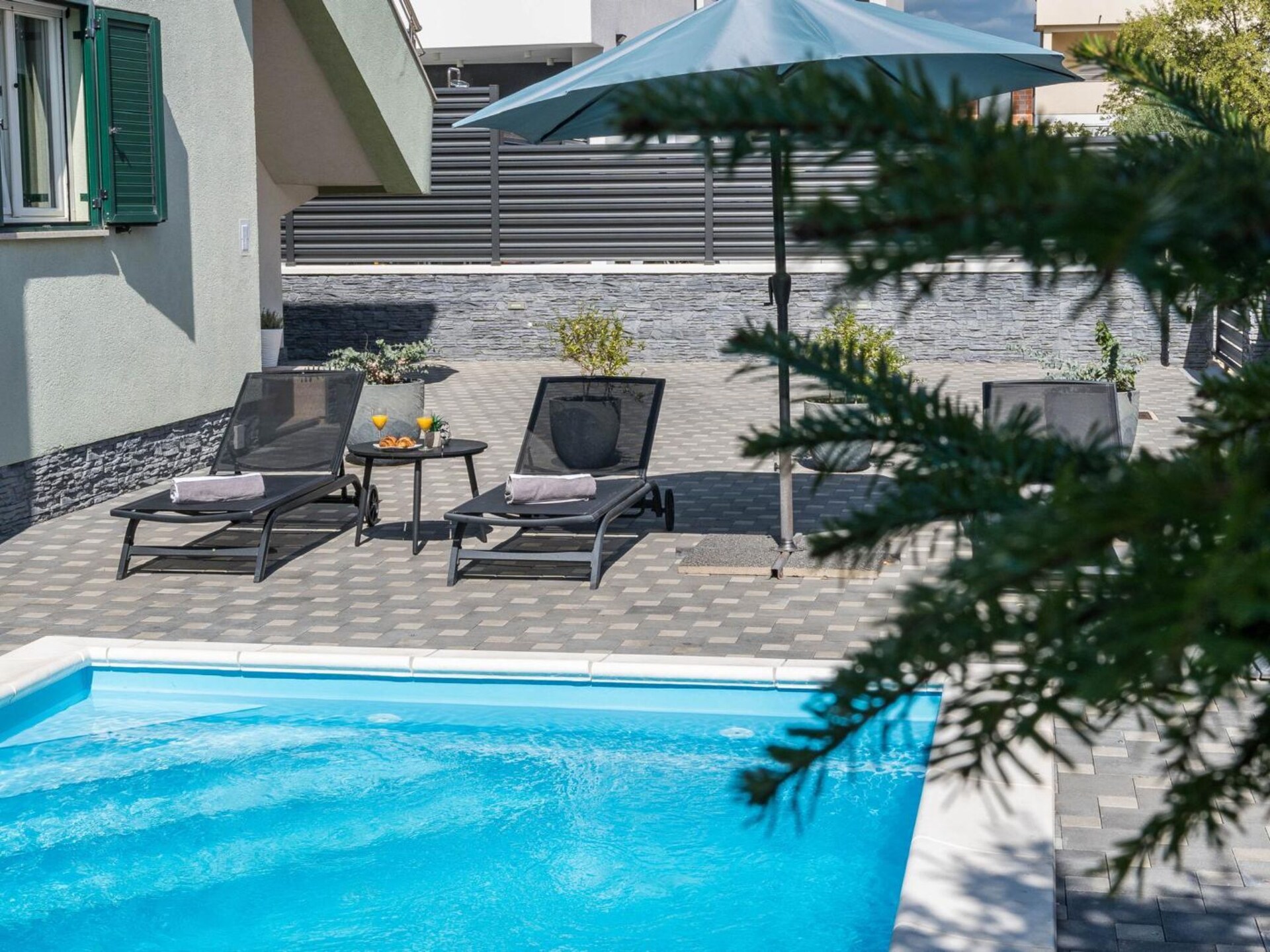 Villa S in Vodice: Ruime Vrijstaande Villa met Privézwembad op 200m van Strand - foto 36