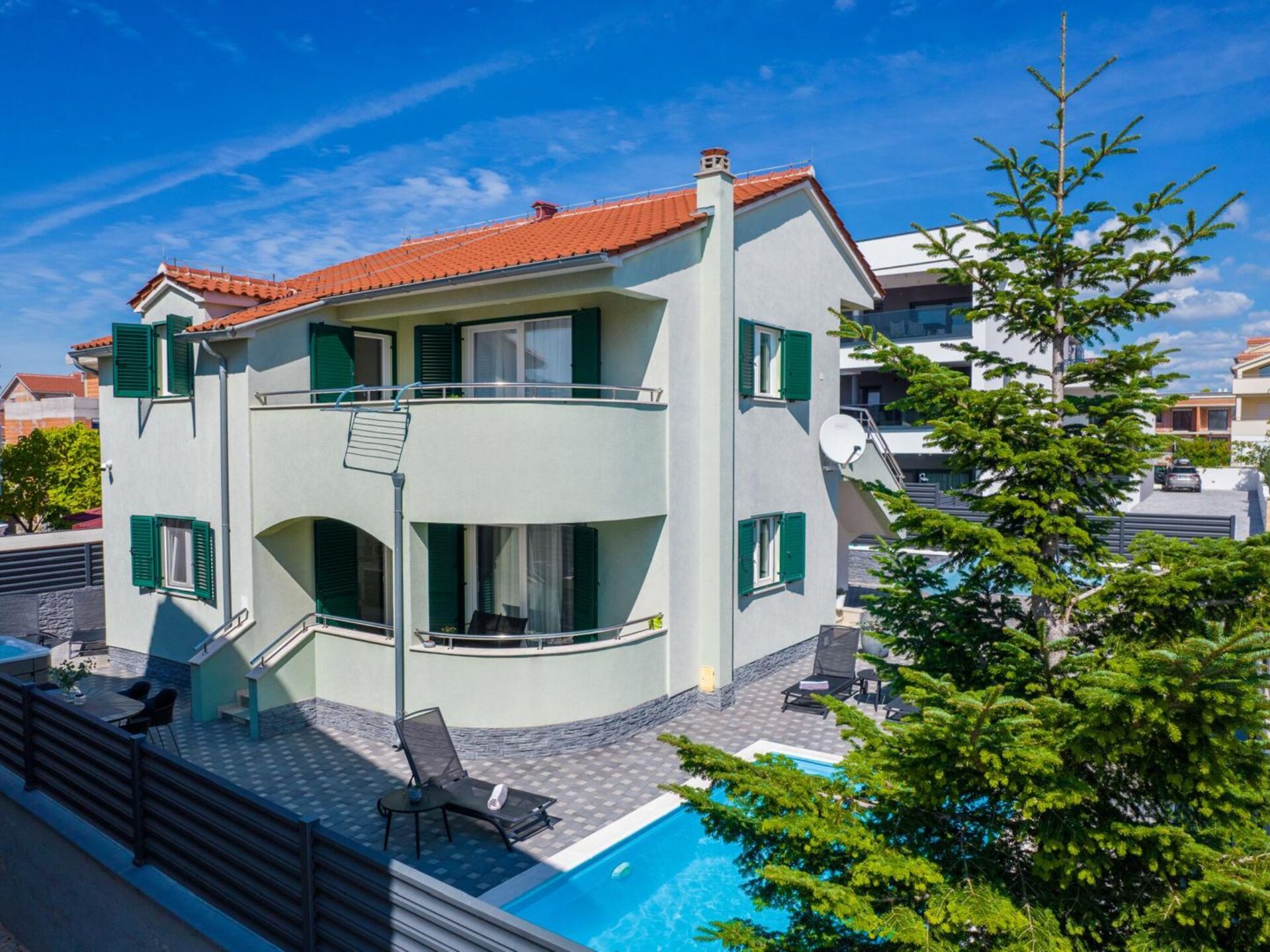 Villa S in Vodice: Ruime Vrijstaande Villa met Privézwembad op 200m van Strand - foto 39