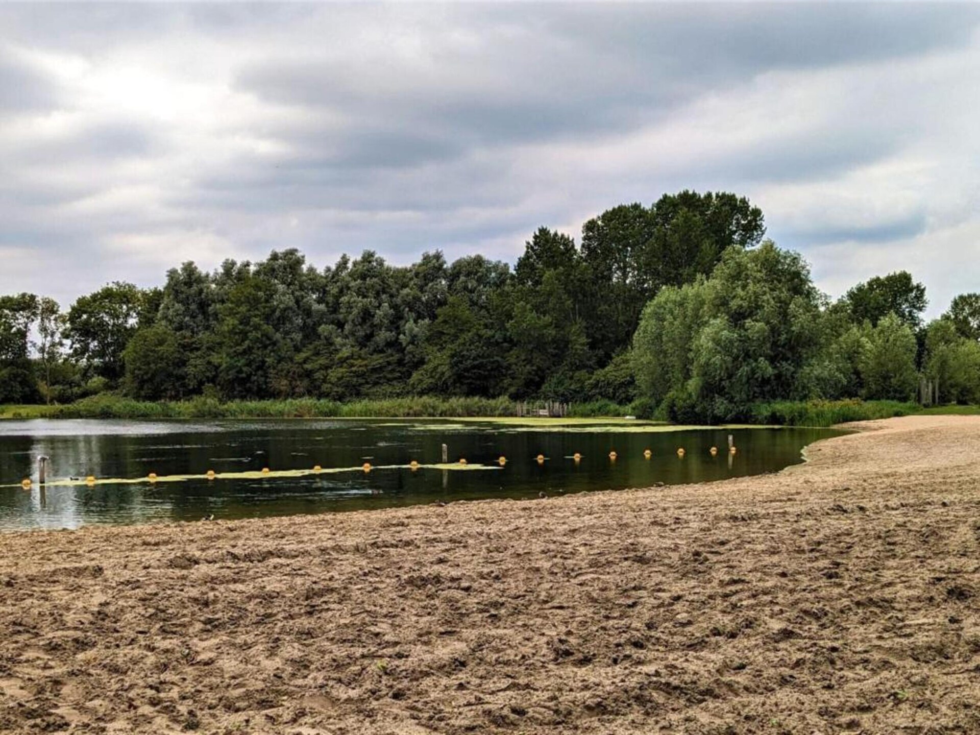 Vrijstaand vakantiehuis aan het water met aanlegsteiger in Zuid-Holland - foto 35