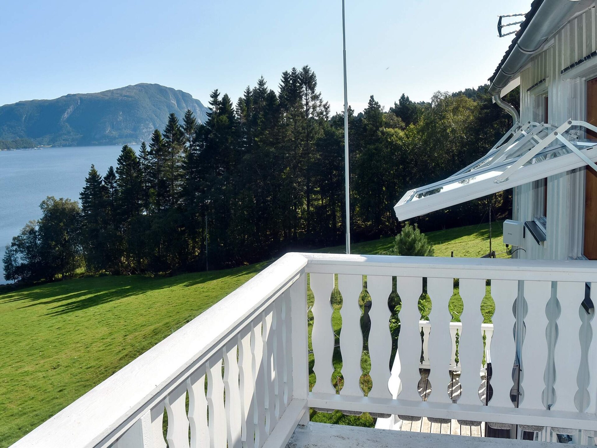 Sfeervol vakantiehuis aan de fjord met eigen kustlijn en sauna - foto 4