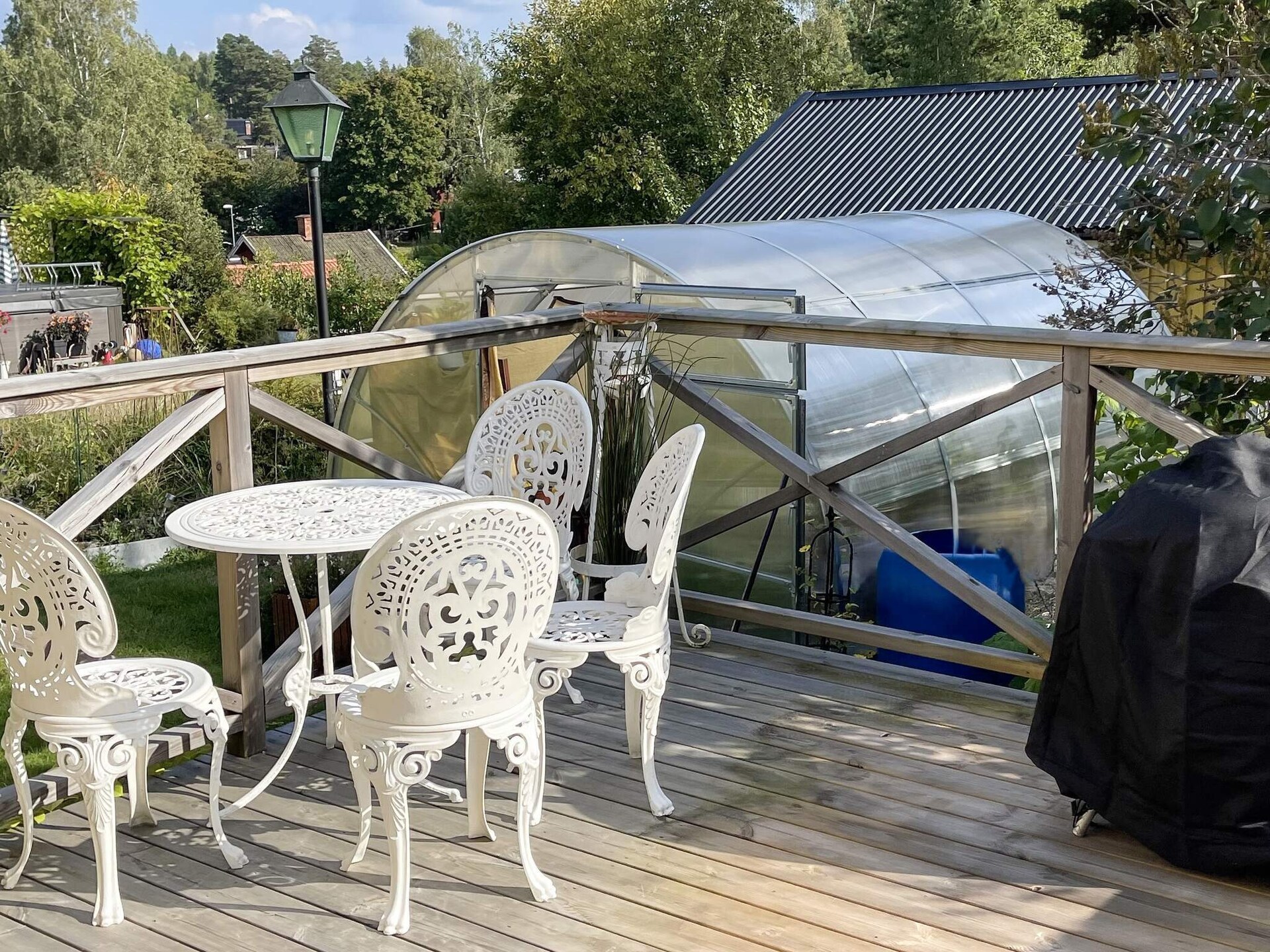 Knus Zweeds vakantiehuis aan het Hjälmaren meer met uitzicht - foto 2