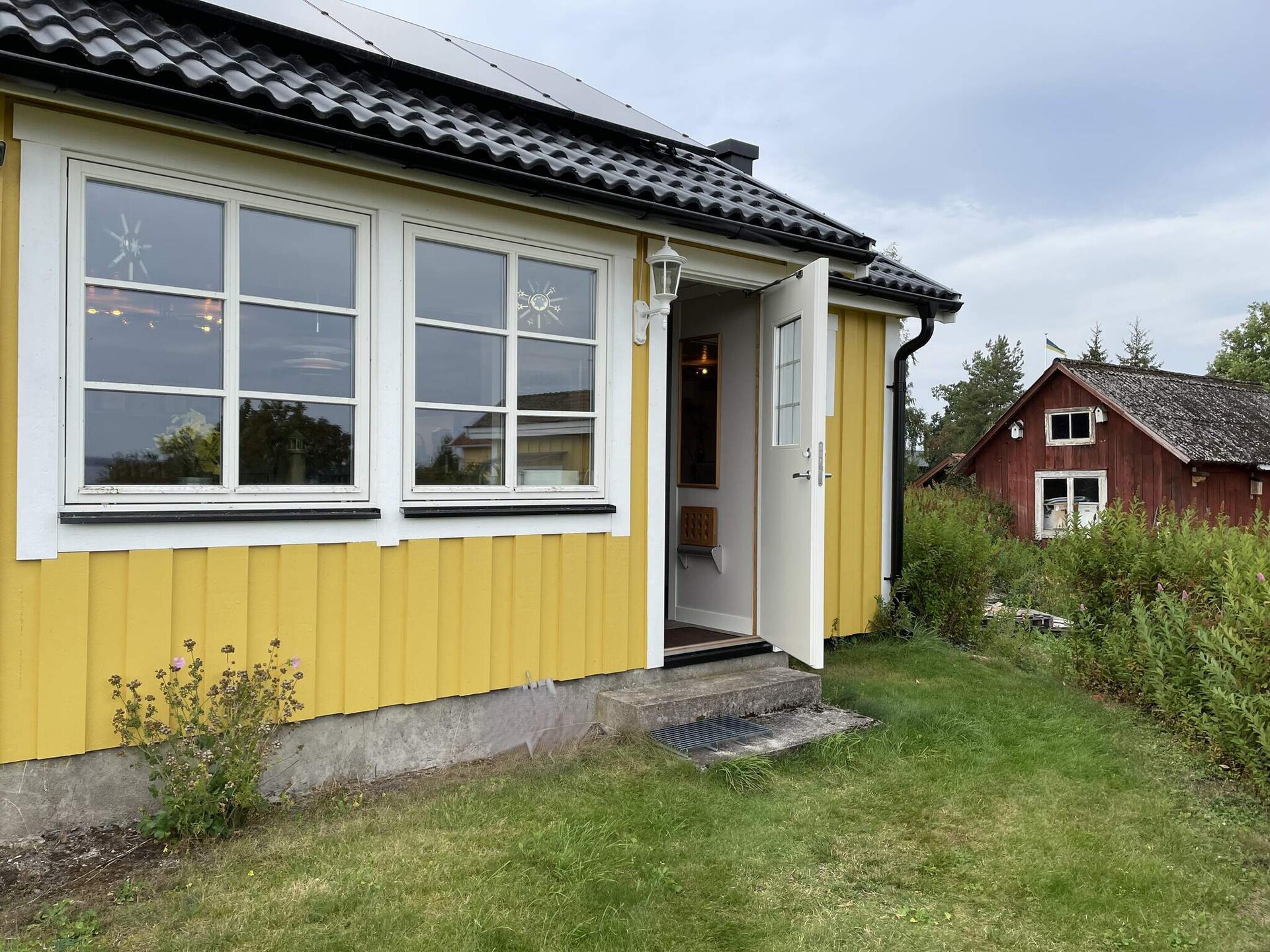 Knus Zweeds vakantiehuis aan het Hjälmaren meer met uitzicht - foto 8