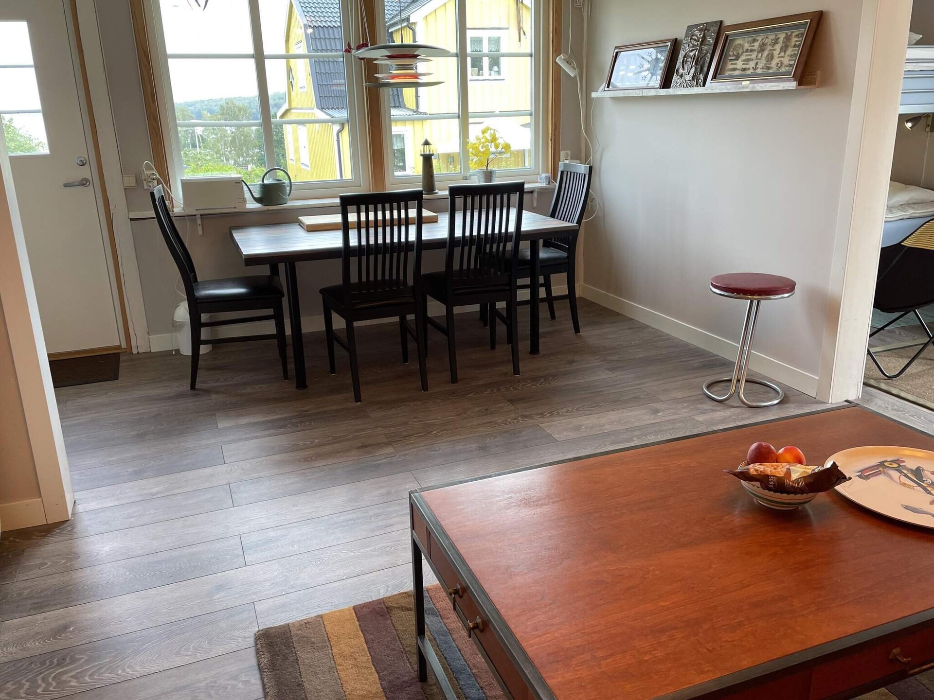 Knus Zweeds vakantiehuis aan het Hjälmaren meer met uitzicht - foto 11