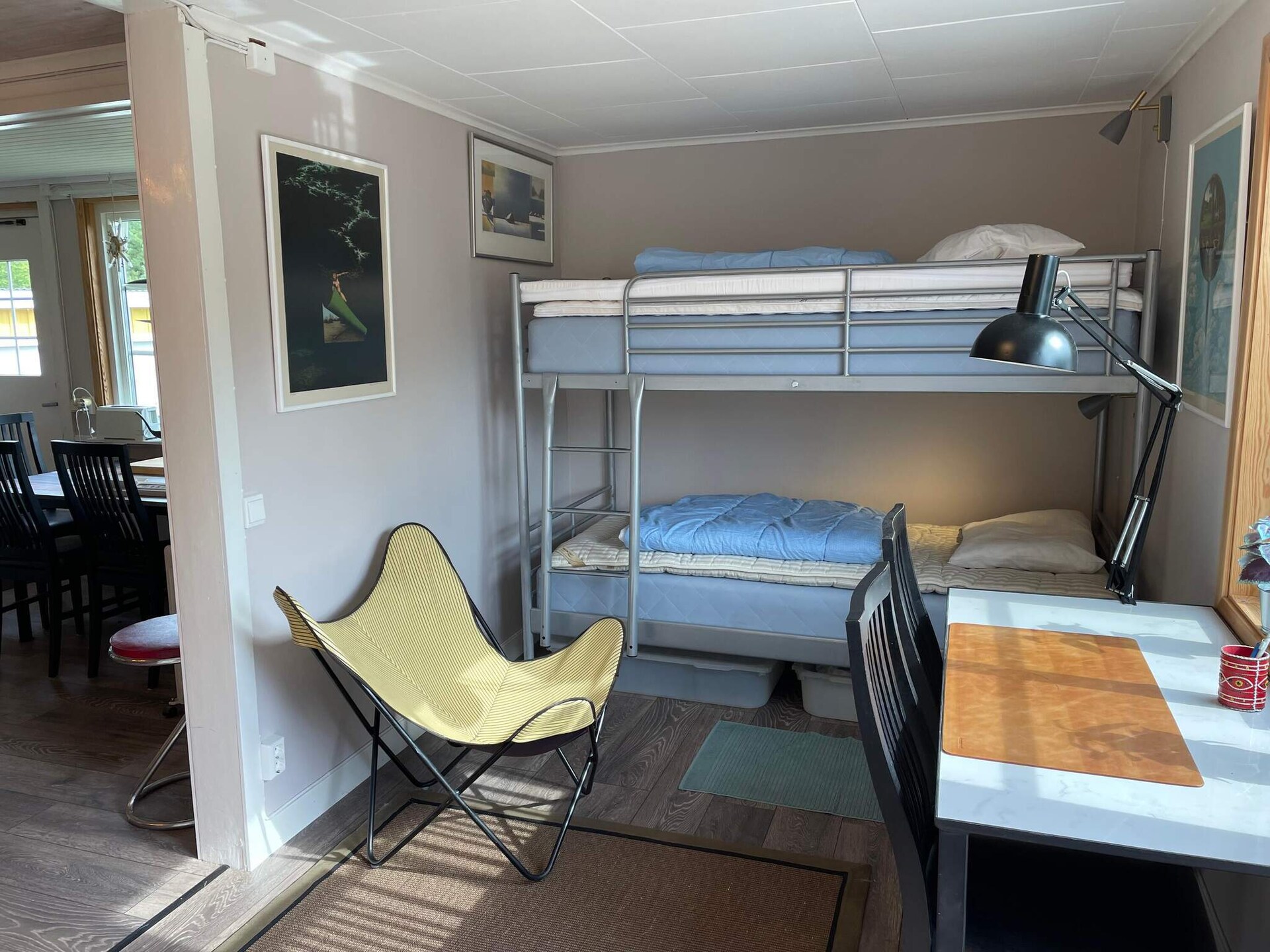 Knus Zweeds vakantiehuis aan het Hjälmaren meer met uitzicht - foto 14