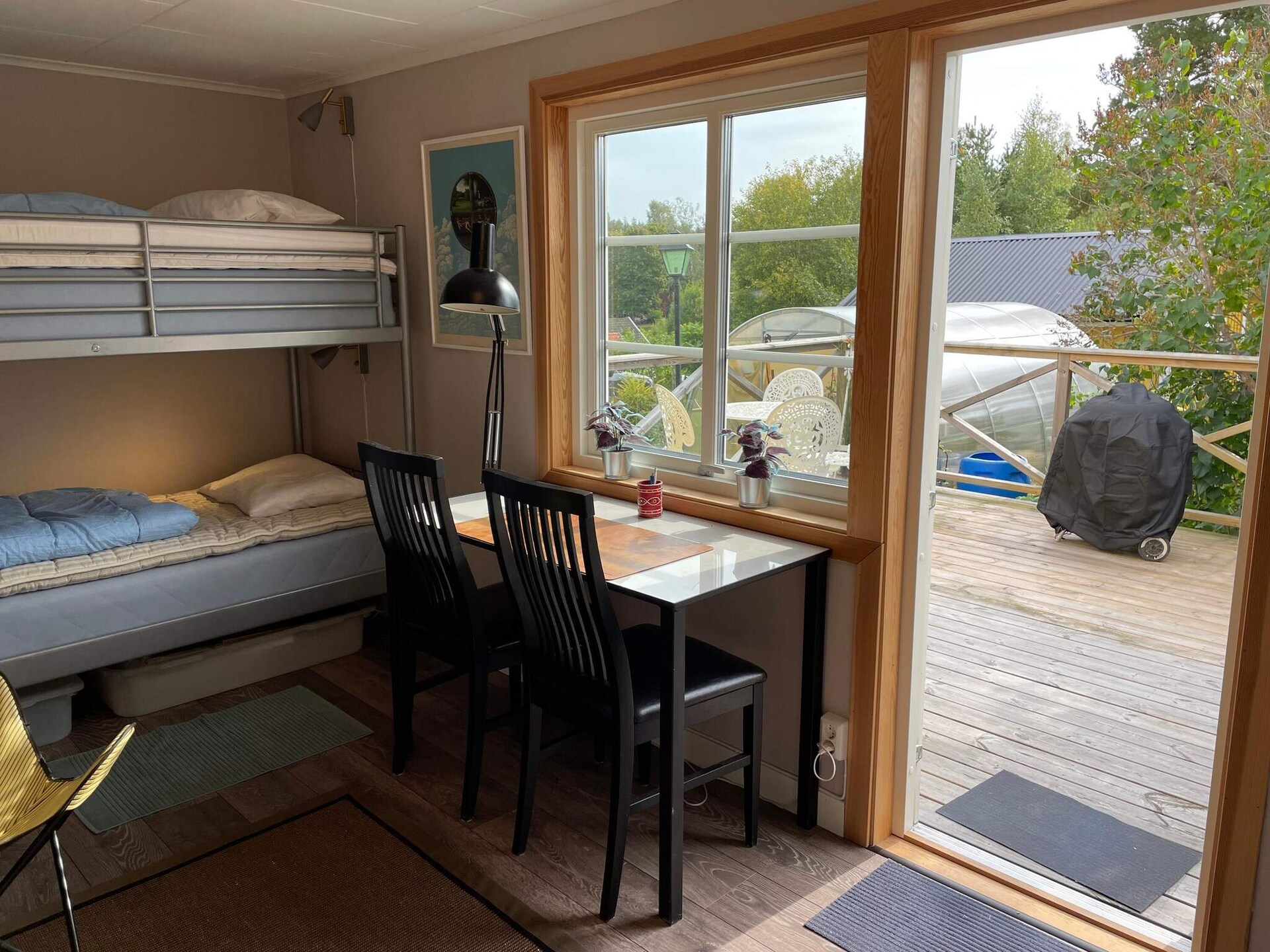Knus Zweeds vakantiehuis aan het Hjälmaren meer met uitzicht - foto 19