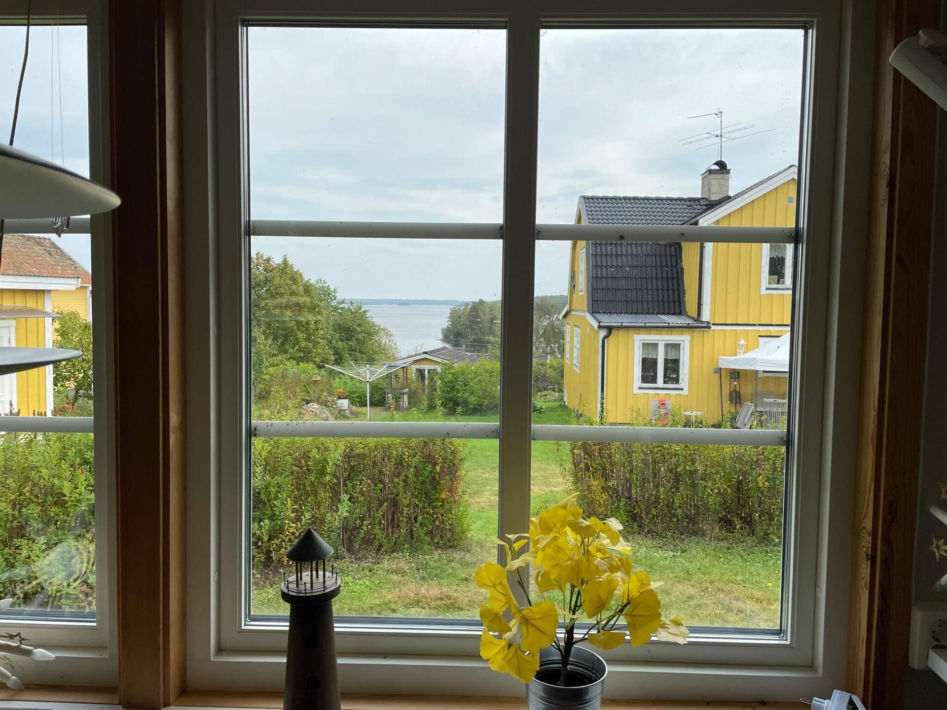 Knus Zweeds vakantiehuis aan het Hjälmaren meer met uitzicht - foto 20