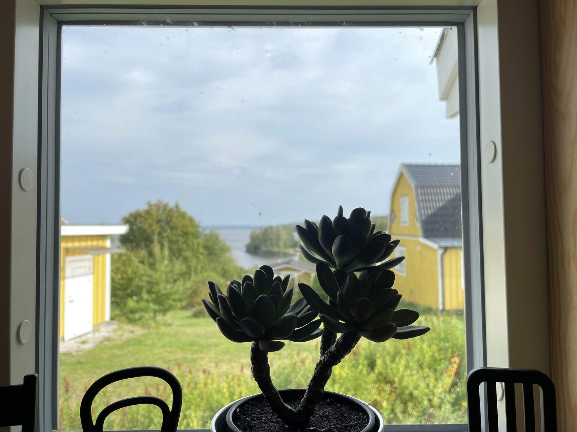 Knus Zweeds vakantiehuis aan het Hjälmaren meer met uitzicht - foto 21