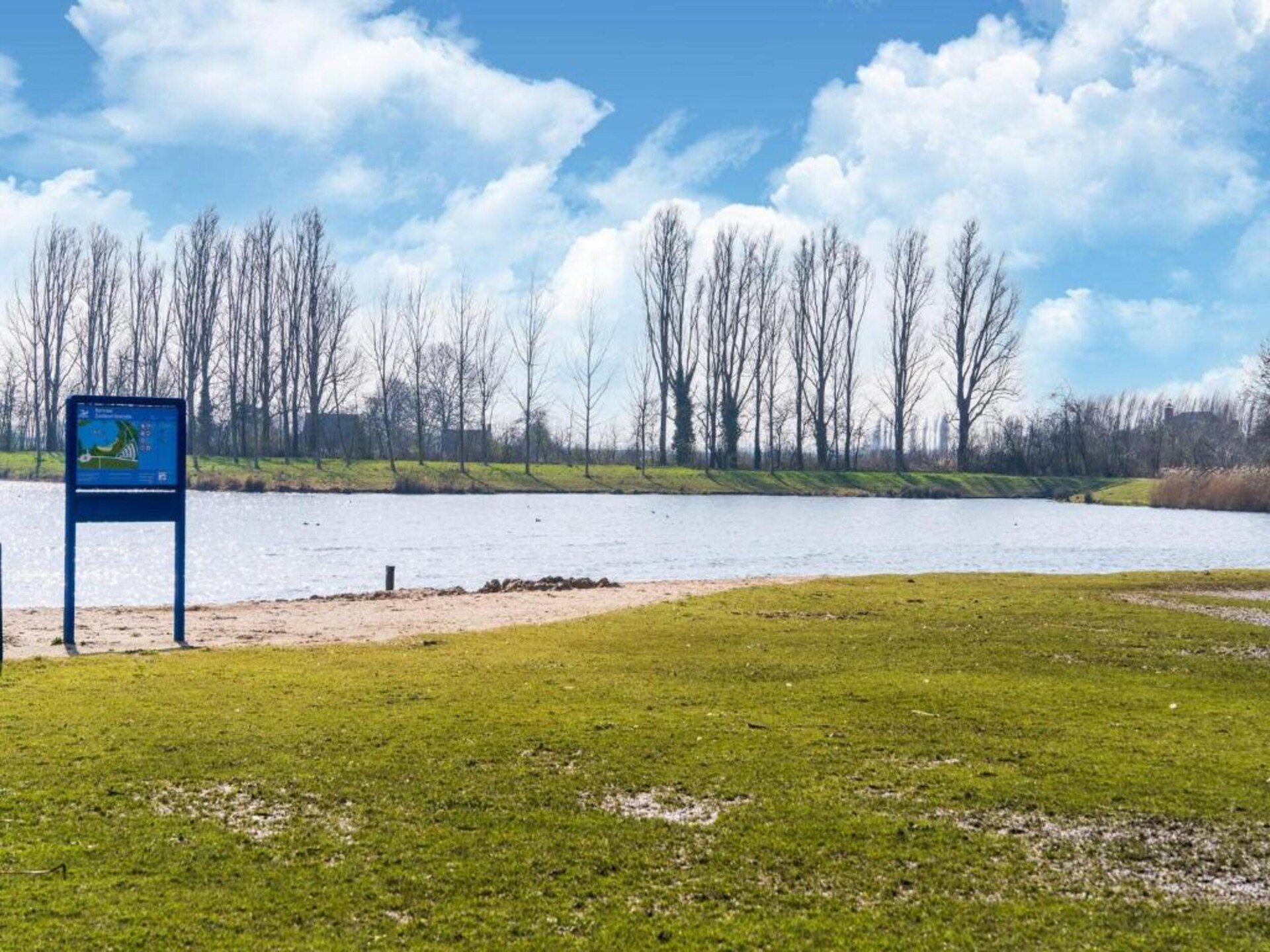Vrijstaand vakantiehuis aan het water met aanlegsteiger in Simonshaven - foto 31