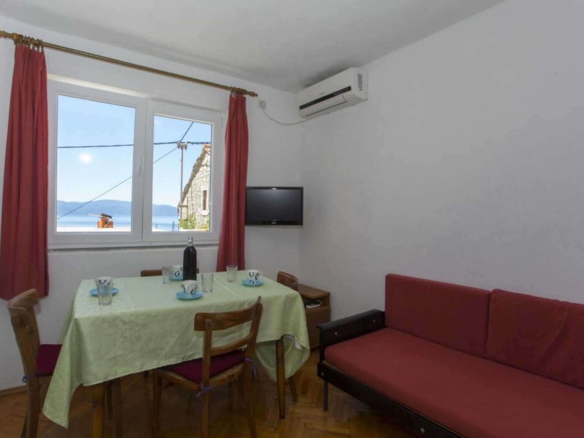 Appartement met terras direct aan zee in Brist voor 5 personen - foto 1