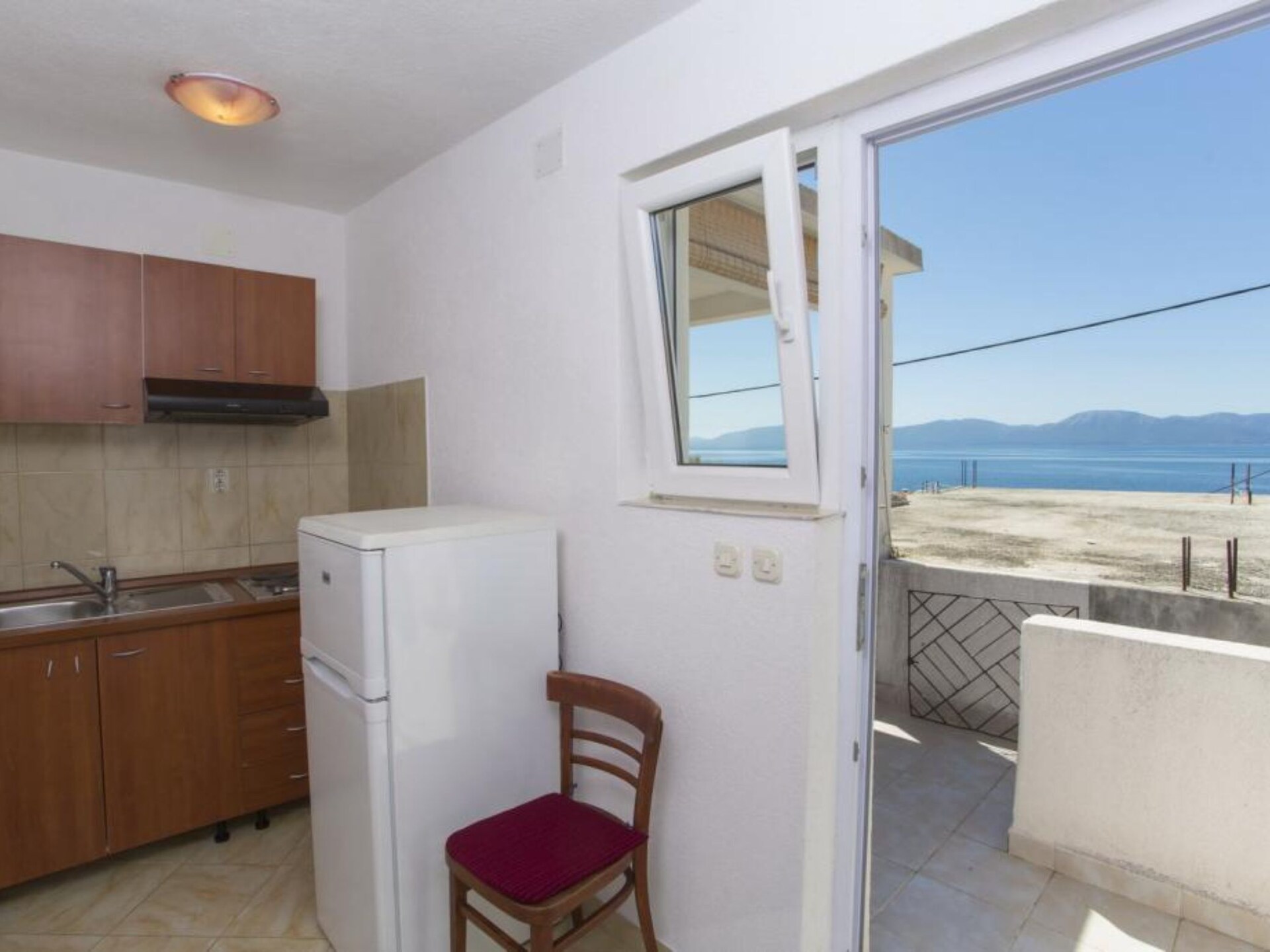 Appartement met terras direct aan zee in Brist voor 5 personen - foto 9