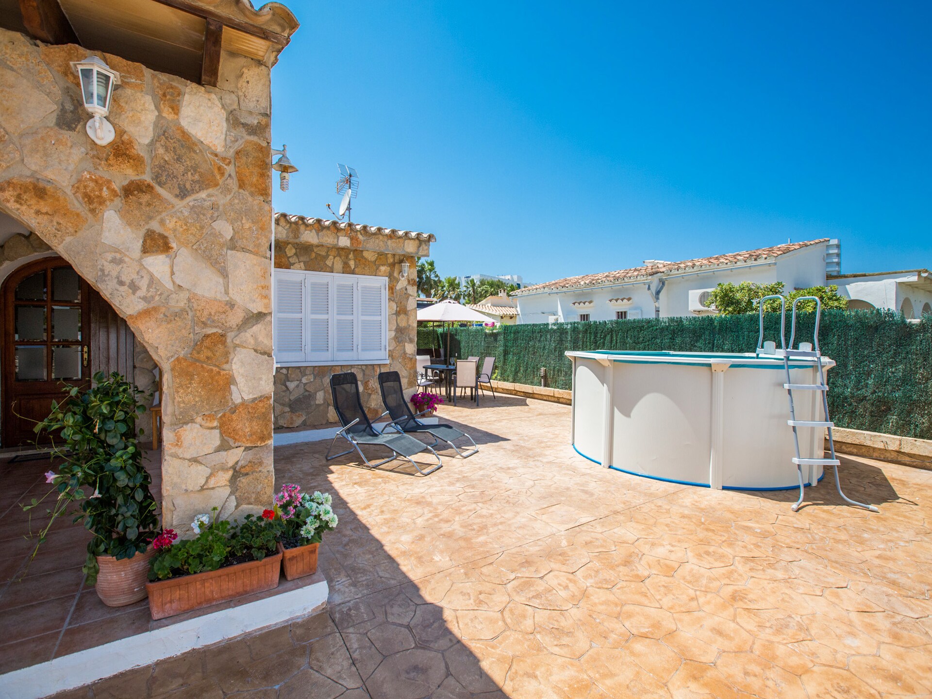 Sfeervolle tent aan de golfbaan bij Port d'Alcúdia, vlakbij het strand - foto 18