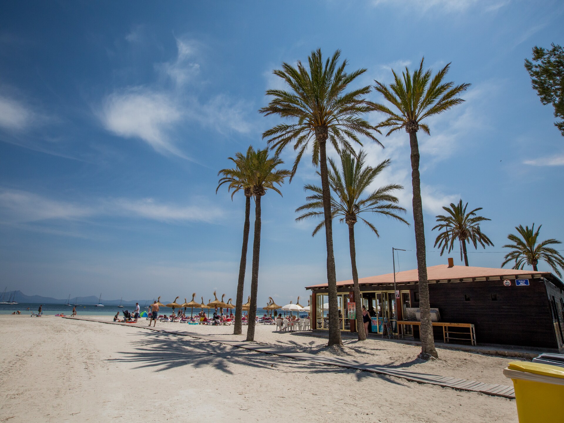 Sfeervolle tent aan de golfbaan bij Port d'Alcúdia, vlakbij het strand - foto 20