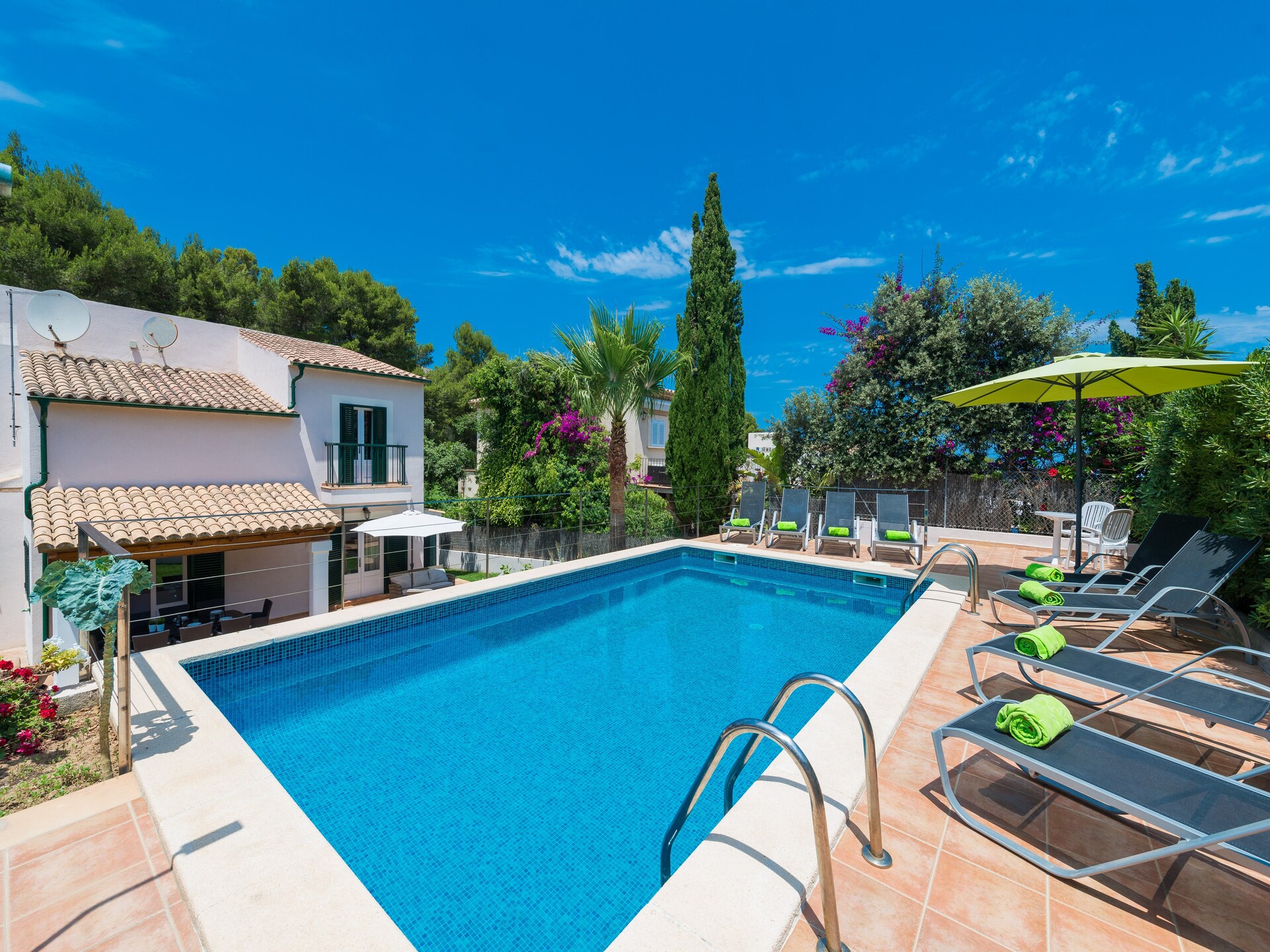 Vrijstaande villa met privézwembad op 100 meter van het strand in Cala Sant Vicenç - foto 21