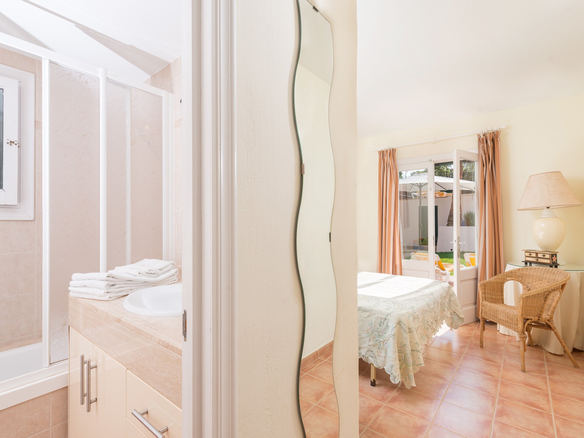 Vrijstaande villa met privézwembad op 100 meter van het strand in Cala Sant Vicenç - foto 36