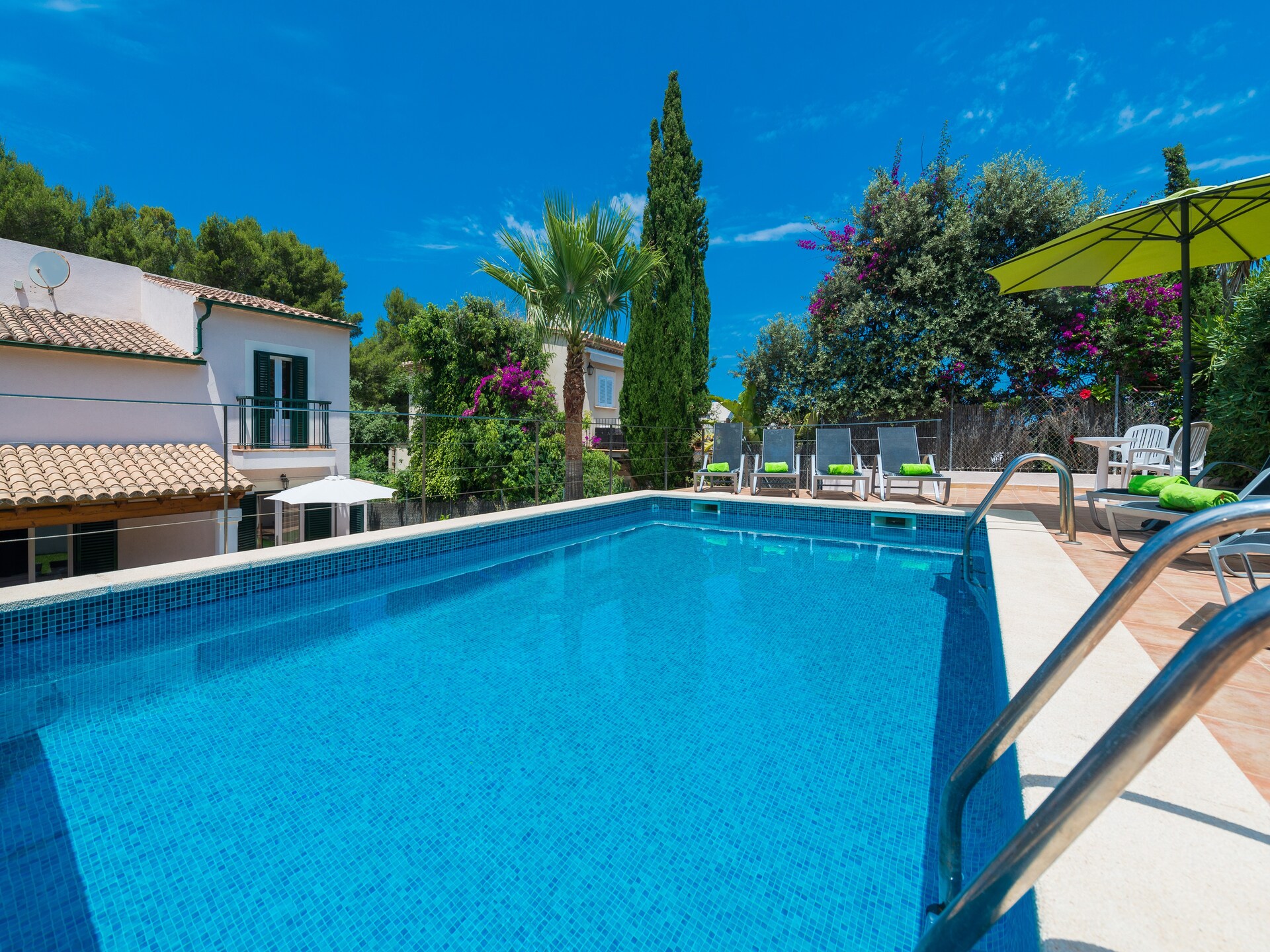 Vrijstaande villa met privézwembad op 100 meter van het strand in Cala Sant Vicenç - foto 12