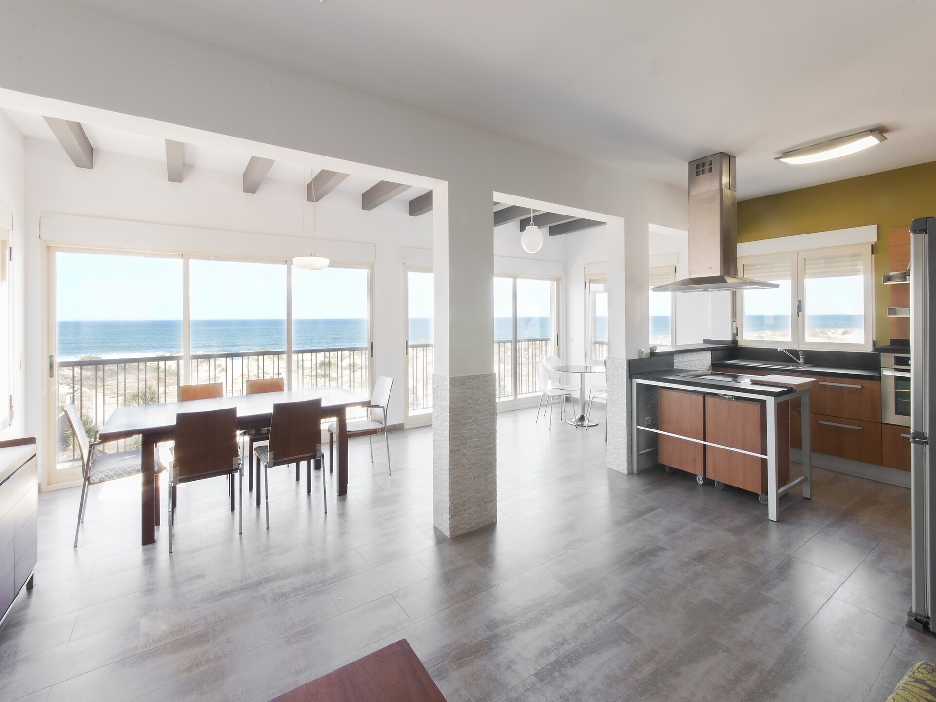 Licht appartement aan golfbaan Oliva met zwembad, vlakbij strand - foto 1