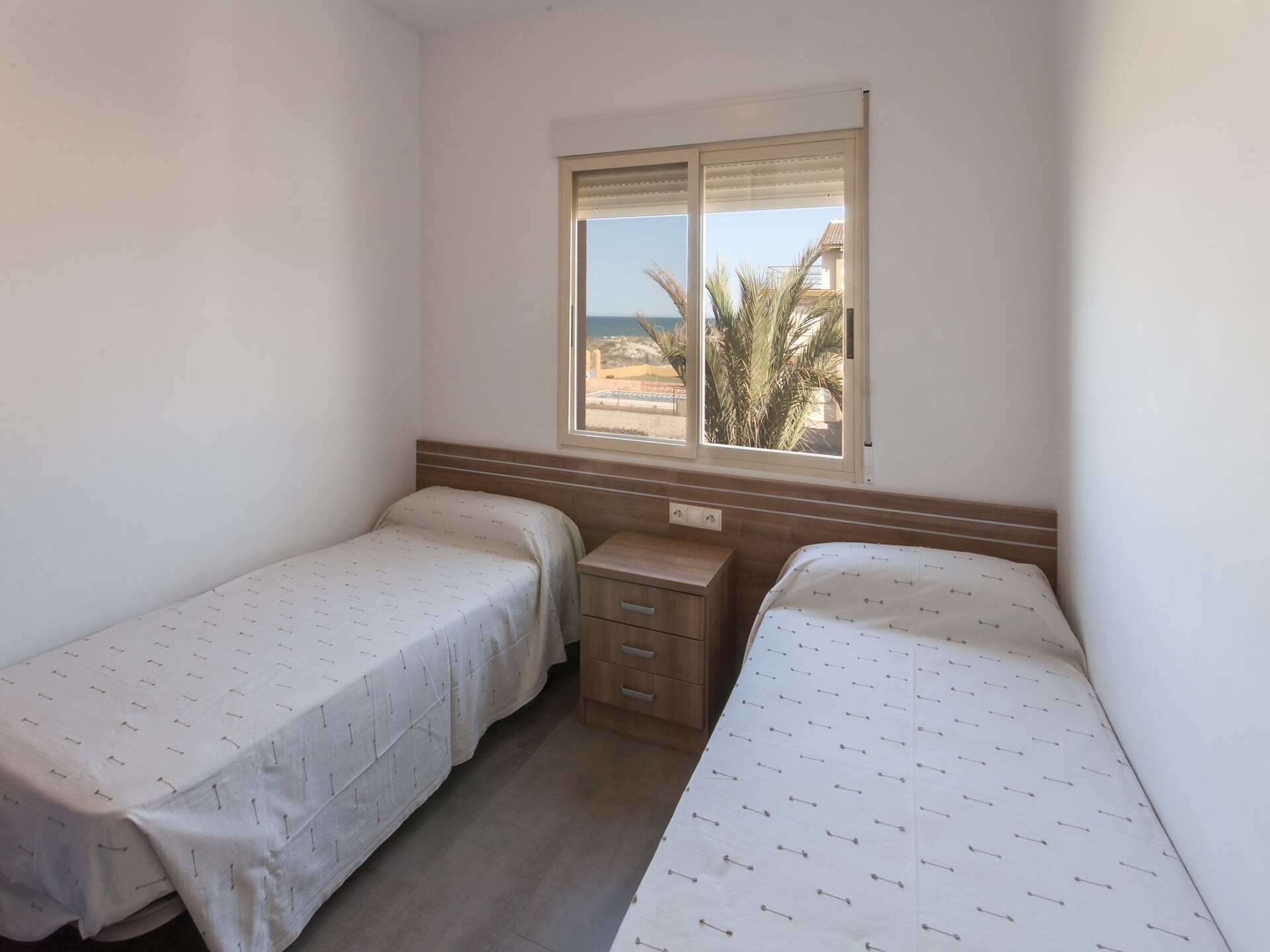 Licht appartement aan golfbaan Oliva met zwembad, vlakbij strand - foto 7