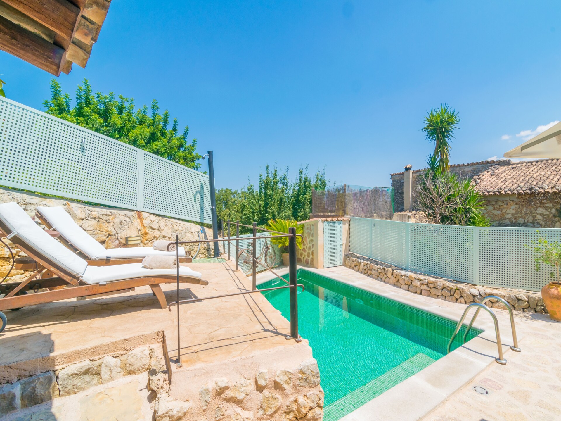 Vrijstaande villa aan golfbaan Caimari met privézwembad en bergzicht - foto 5